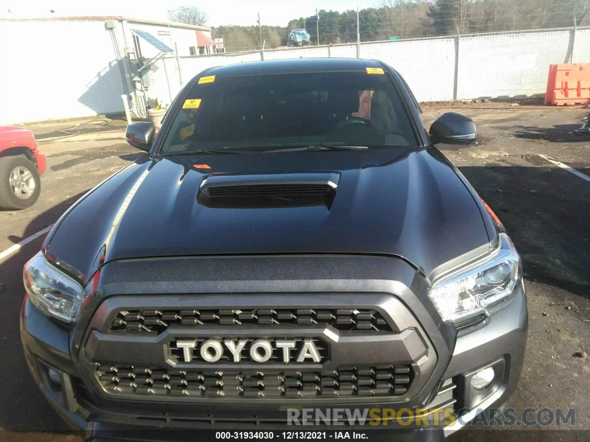 10 Photograph of a damaged car 3TMAZ5CN5KM100304 TOYOTA TACOMA 2WD 2019