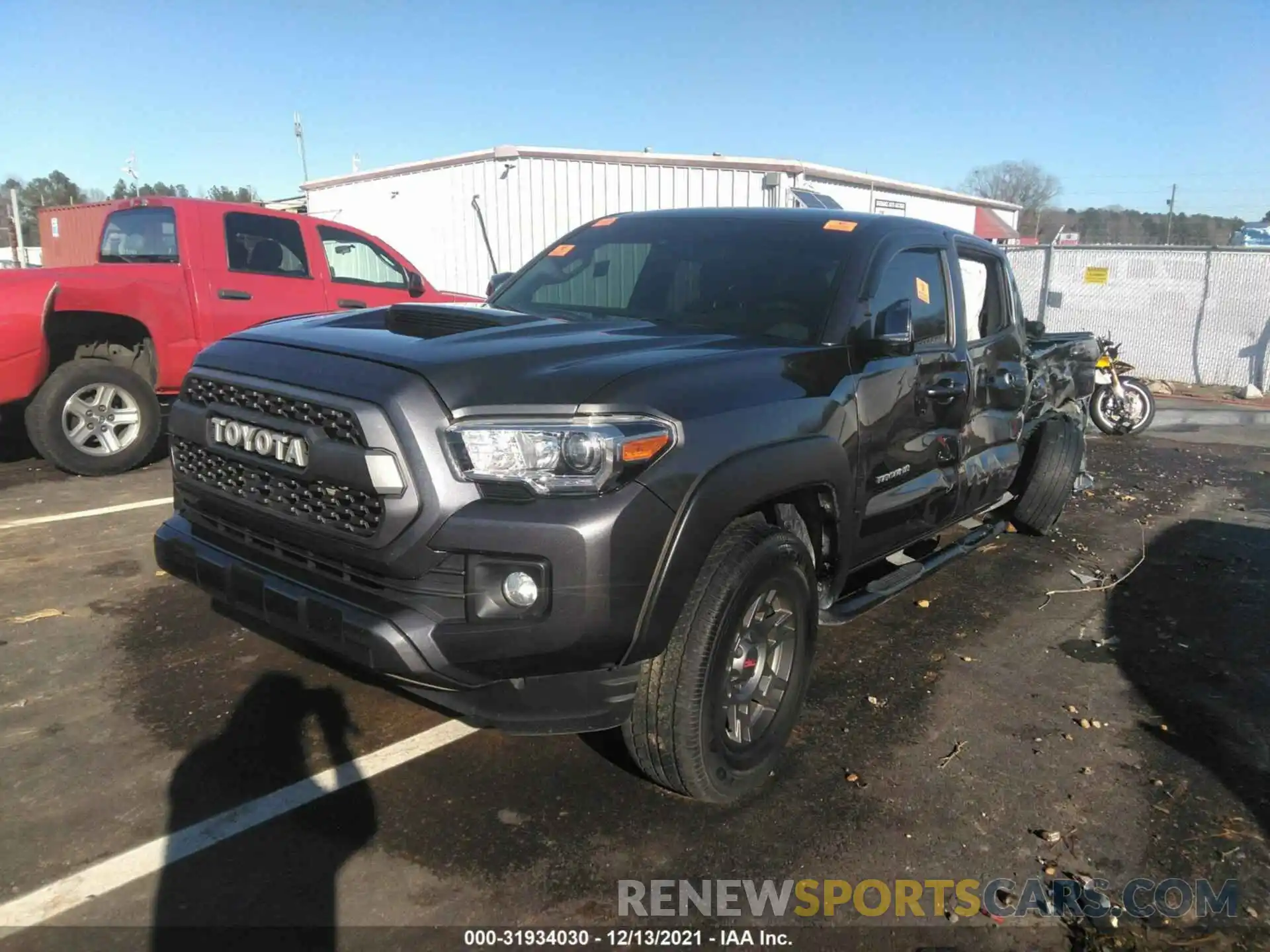 2 Фотография поврежденного автомобиля 3TMAZ5CN5KM100304 TOYOTA TACOMA 2WD 2019