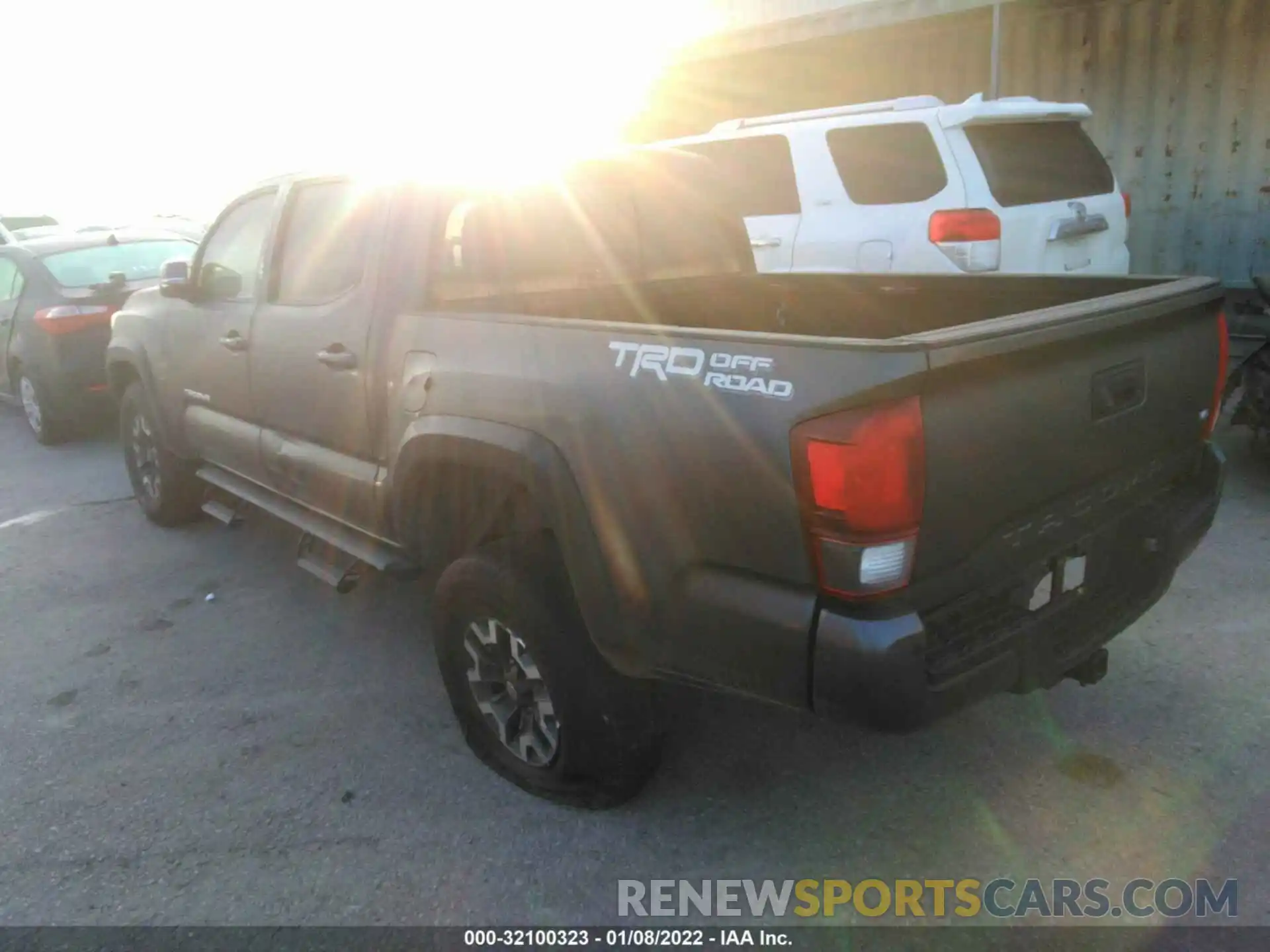 3 Photograph of a damaged car 3TMAZ5CN5KM101257 TOYOTA TACOMA 2WD 2019