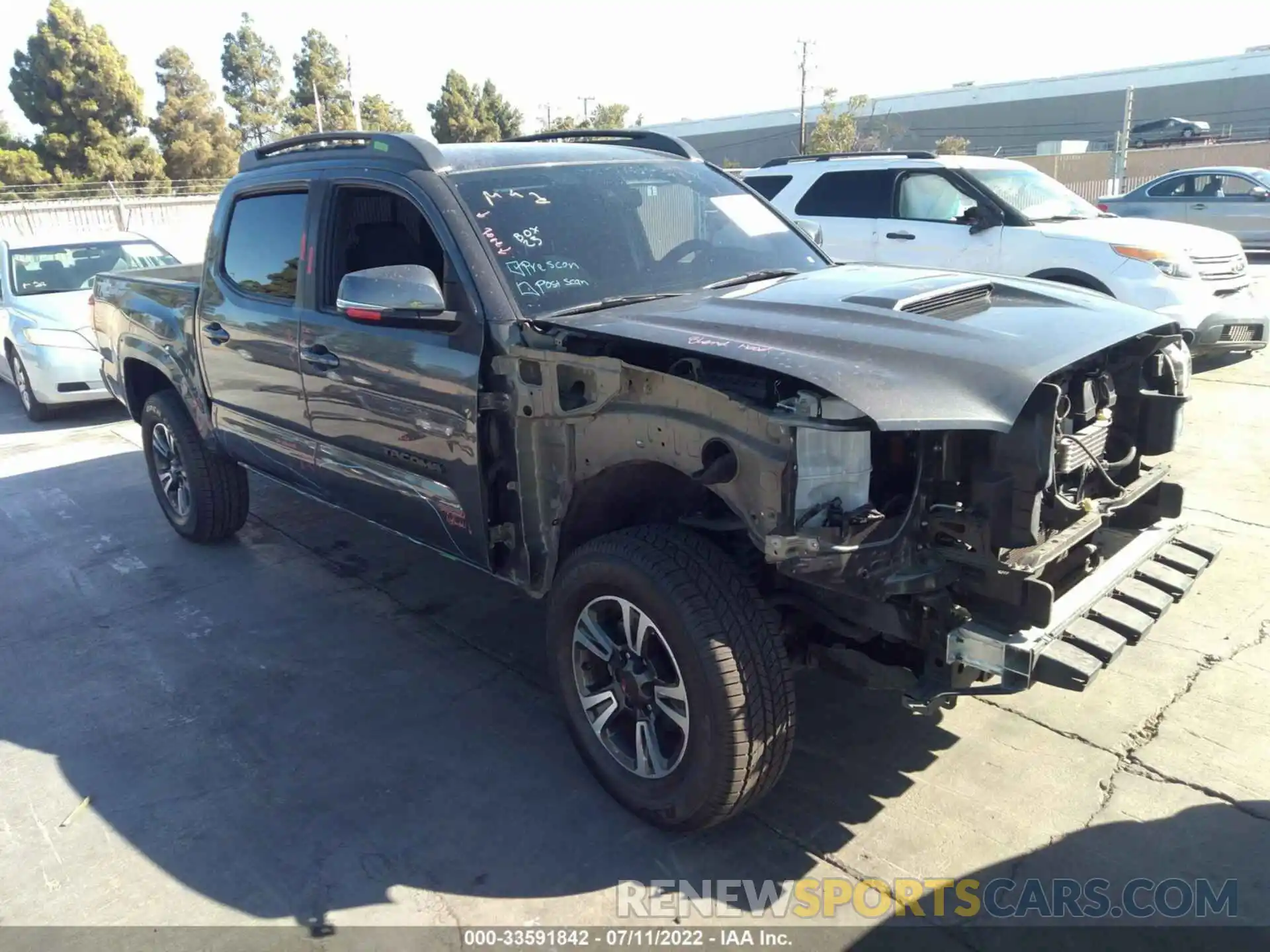 1 Photograph of a damaged car 3TMAZ5CN5KM102618 TOYOTA TACOMA 2WD 2019