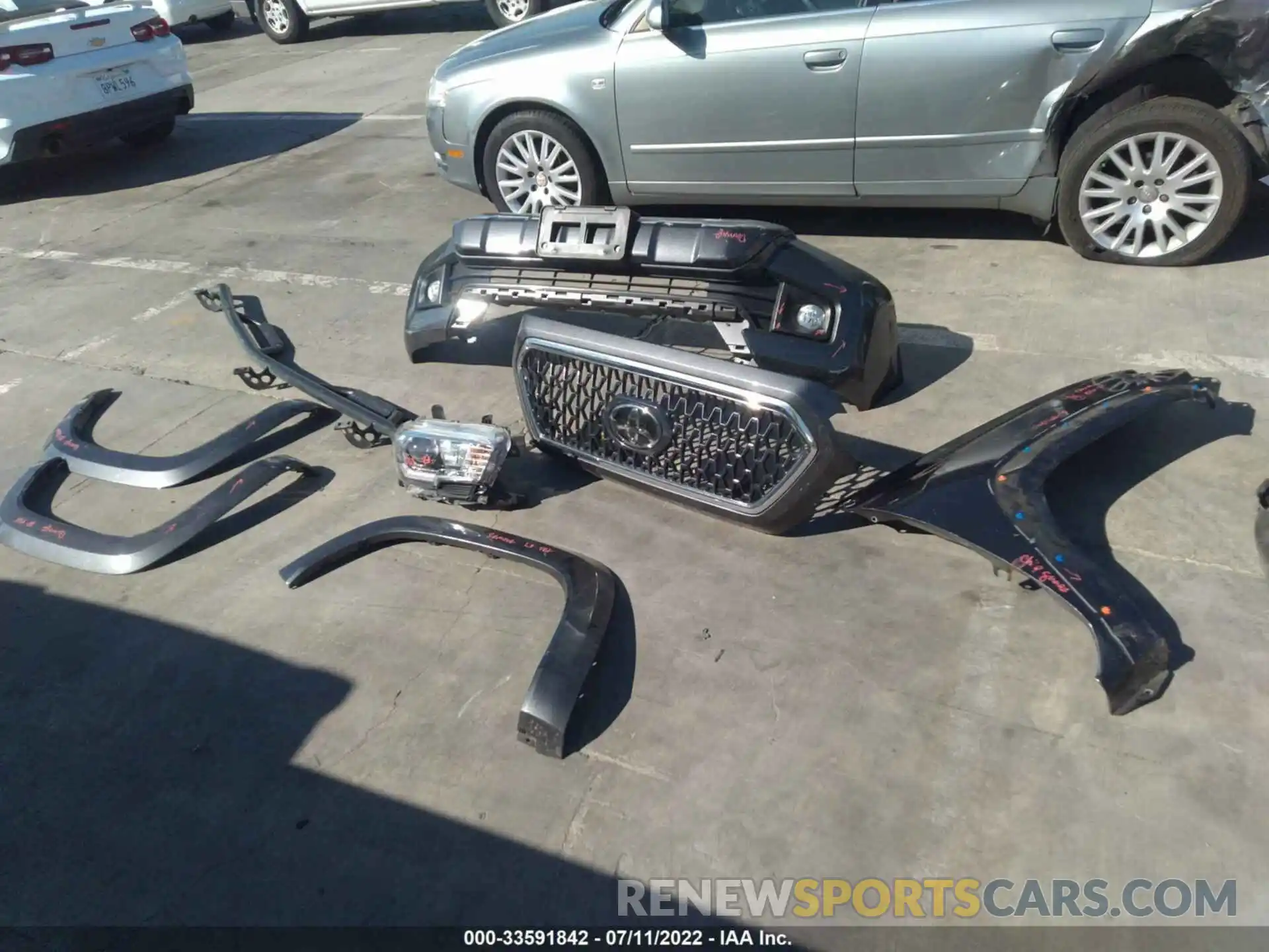 12 Photograph of a damaged car 3TMAZ5CN5KM102618 TOYOTA TACOMA 2WD 2019