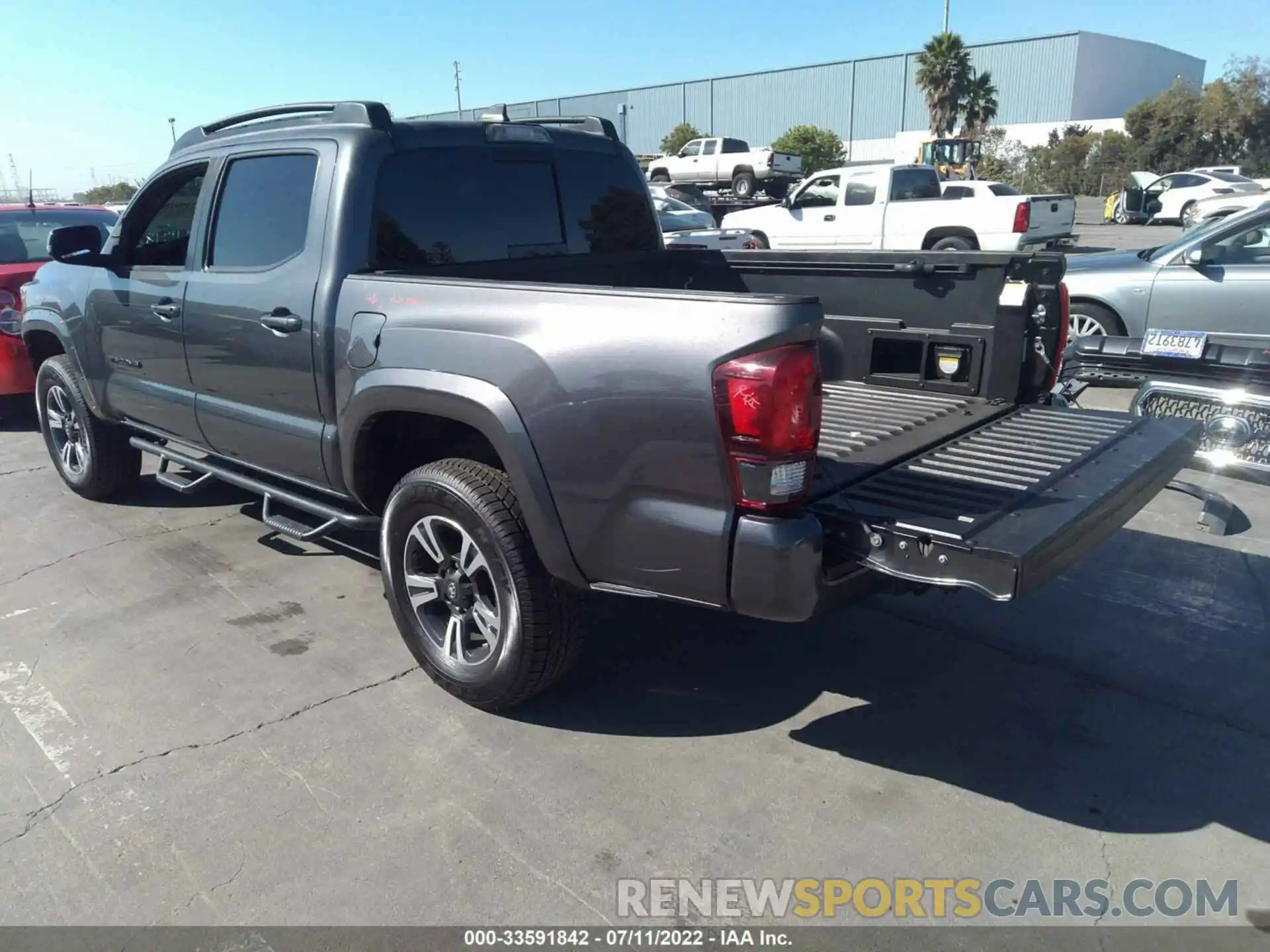 3 Photograph of a damaged car 3TMAZ5CN5KM102618 TOYOTA TACOMA 2WD 2019