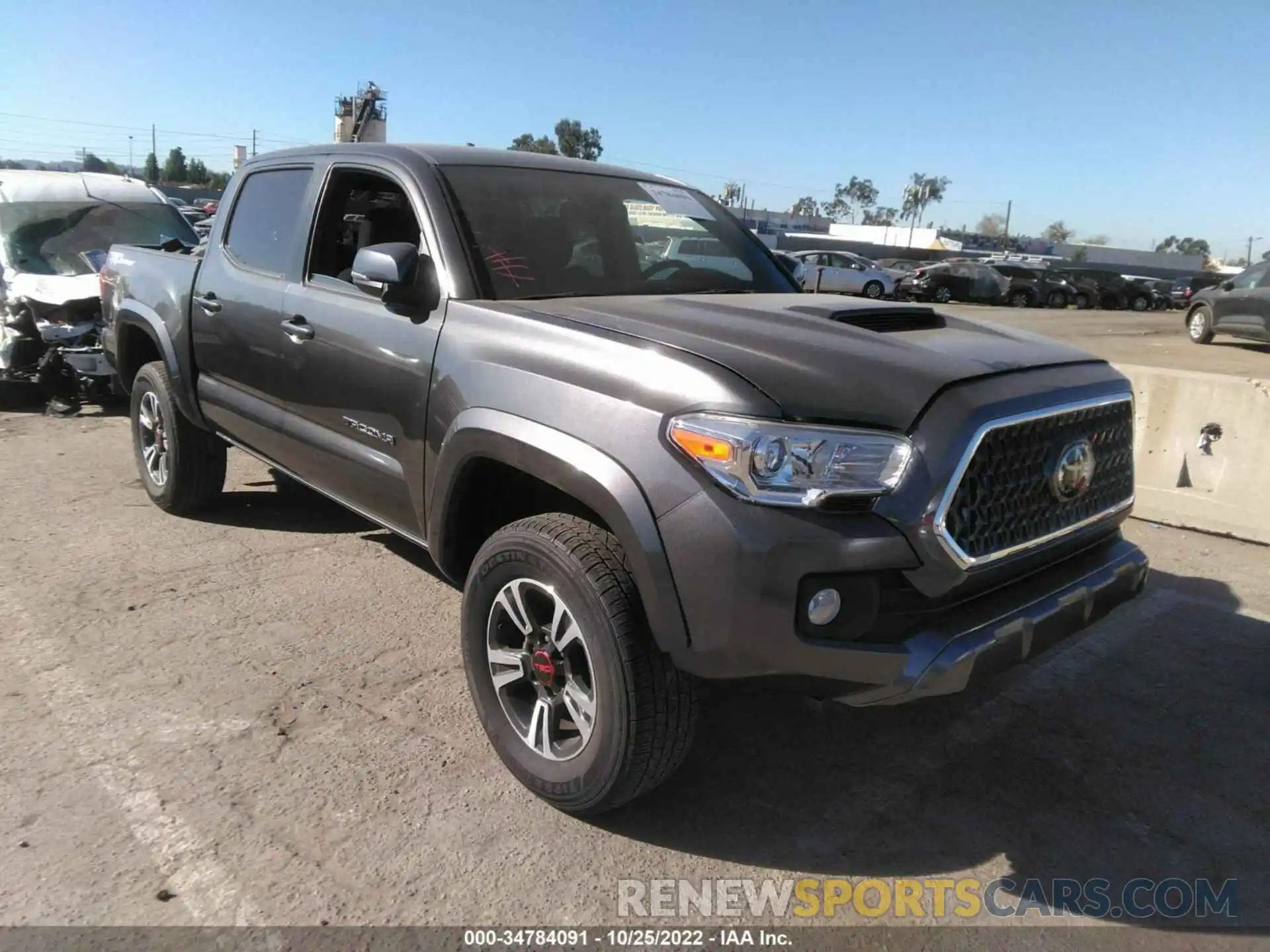 1 Фотография поврежденного автомобиля 3TMAZ5CN5KM114087 TOYOTA TACOMA 2WD 2019