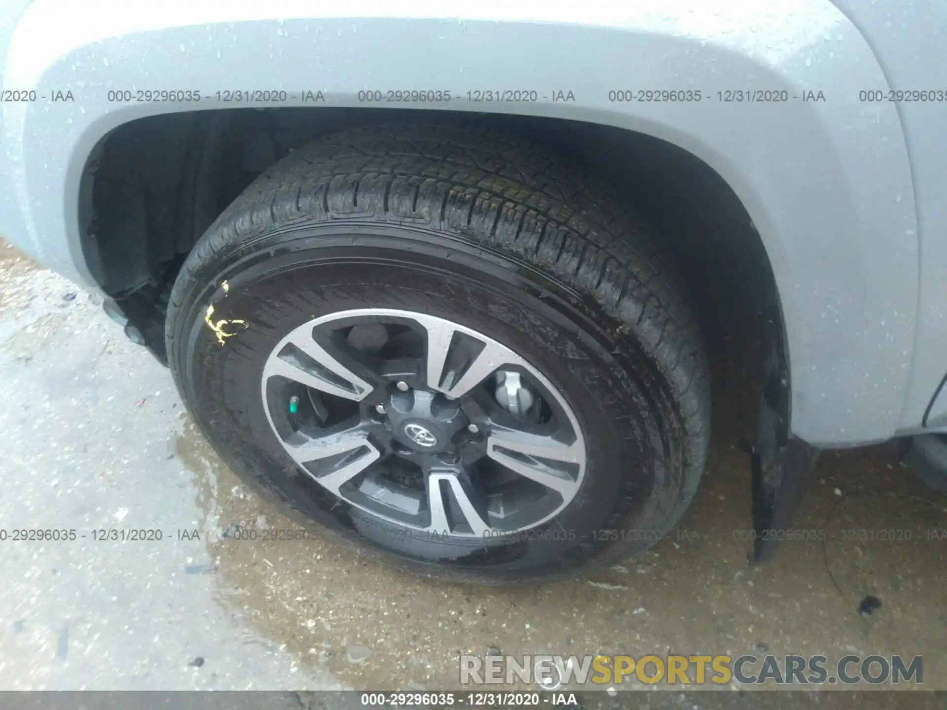 12 Photograph of a damaged car 3TMAZ5CN5KM114235 TOYOTA TACOMA 2WD 2019