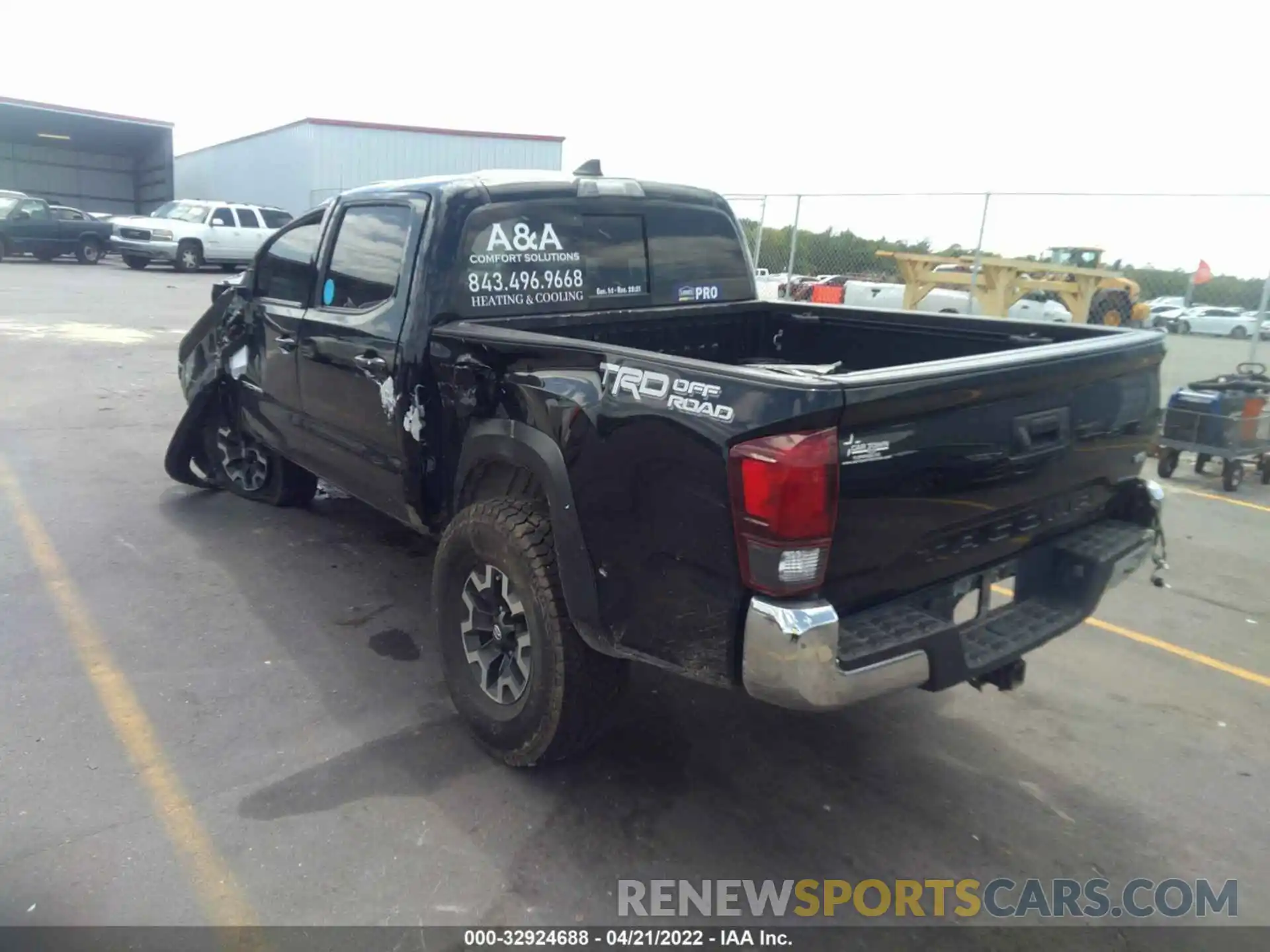 3 Photograph of a damaged car 3TMAZ5CN6KM081715 TOYOTA TACOMA 2WD 2019