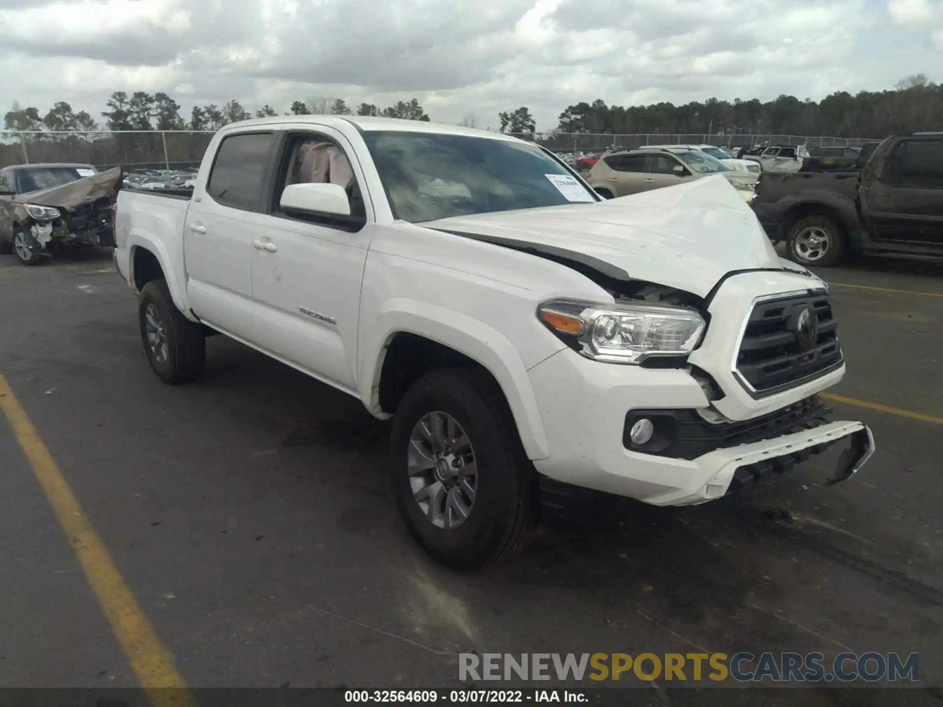 1 Photograph of a damaged car 3TMAZ5CN6KM092276 TOYOTA TACOMA 2WD 2019