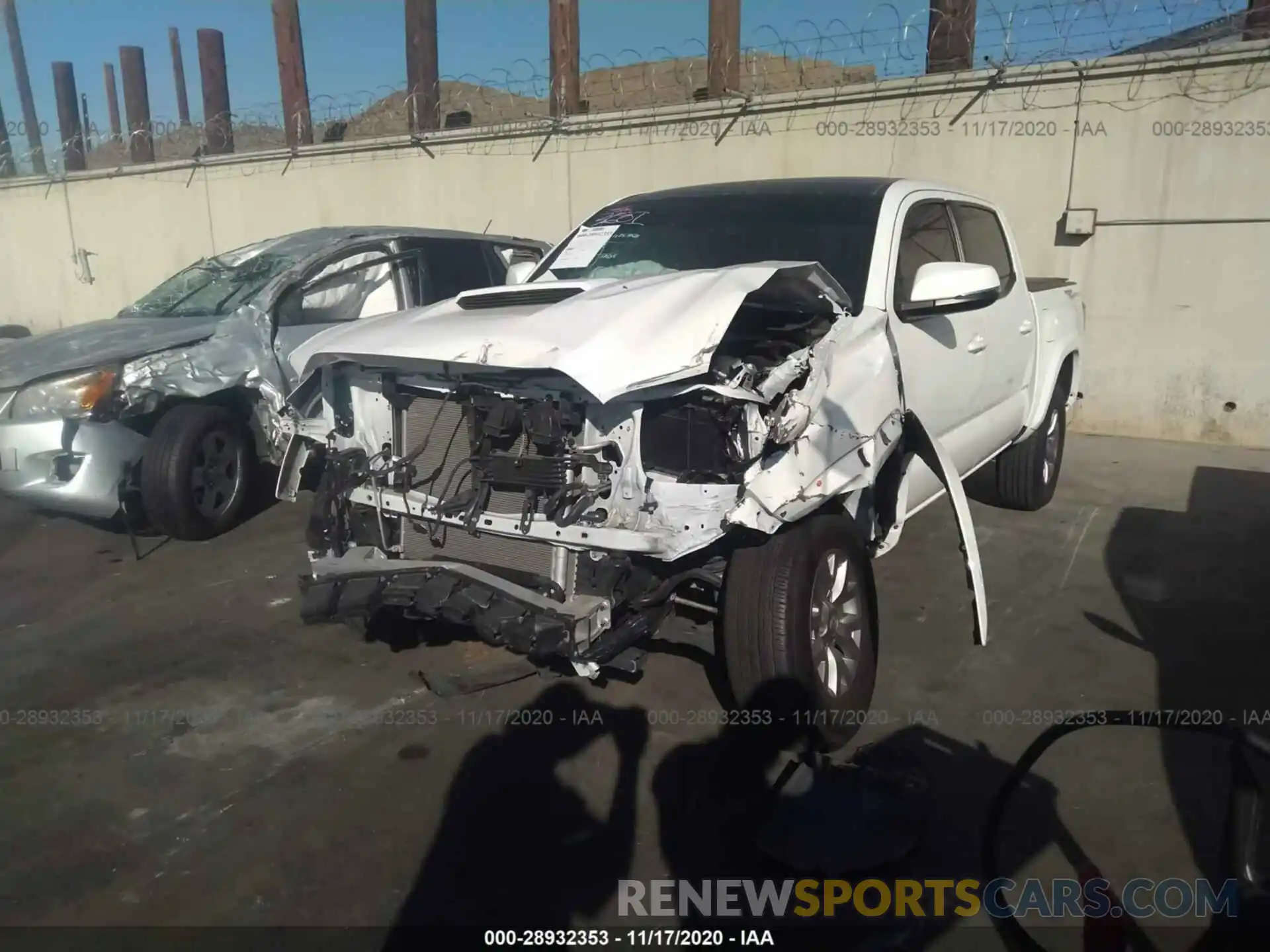 2 Фотография поврежденного автомобиля 3TMAZ5CN6KM095405 TOYOTA TACOMA 2WD 2019