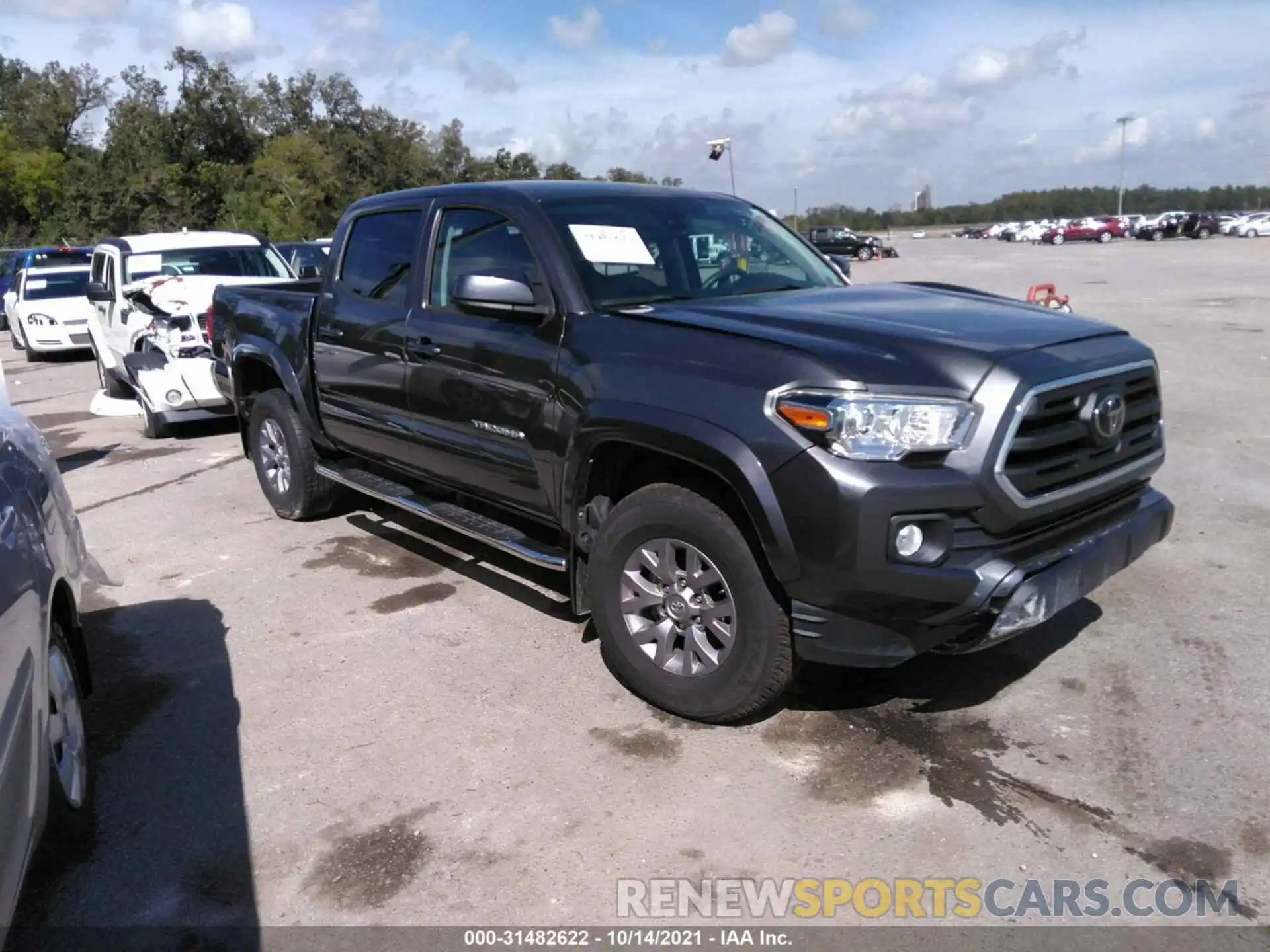 1 Photograph of a damaged car 3TMAZ5CN6KM097154 TOYOTA TACOMA 2WD 2019