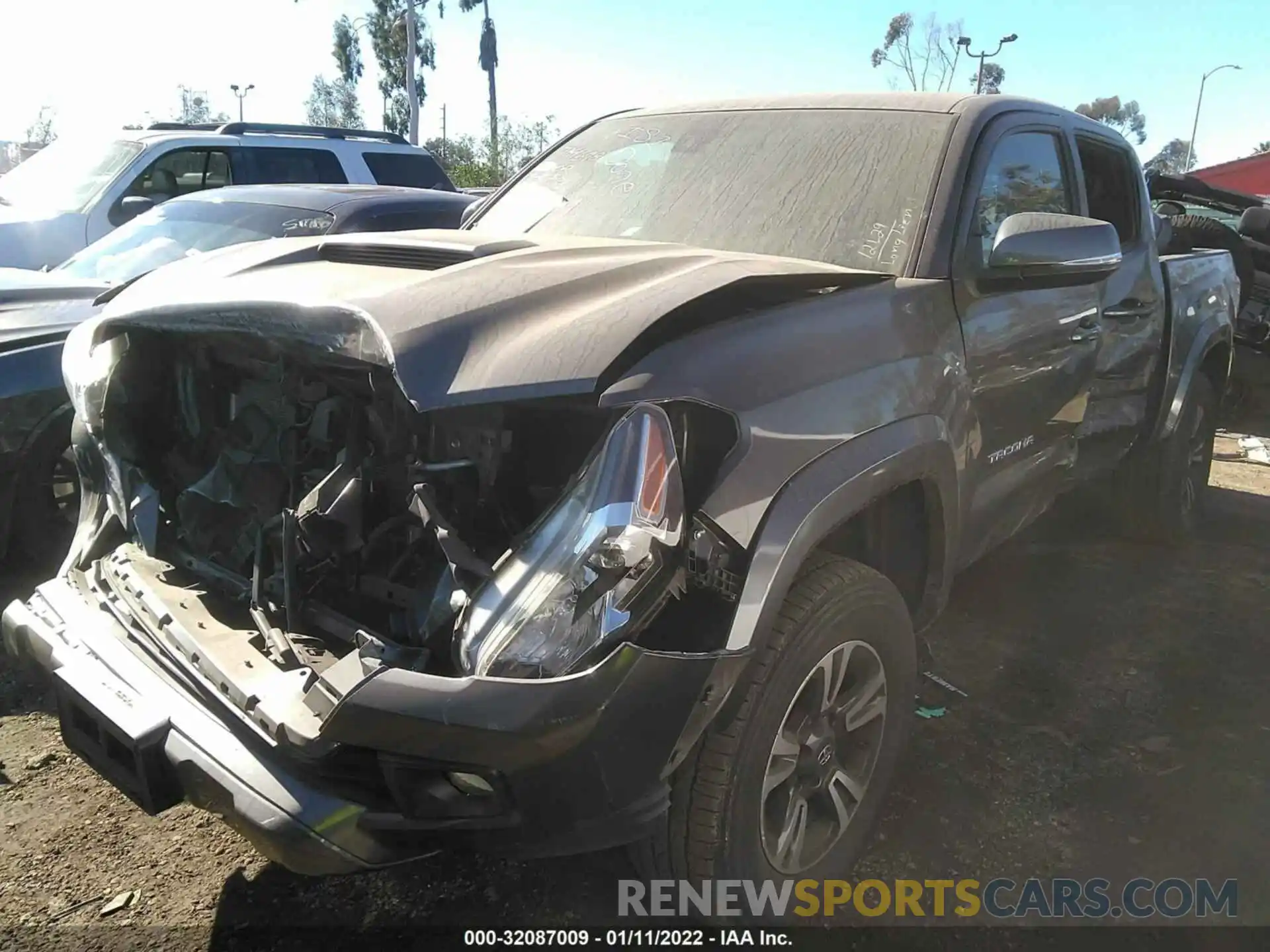 2 Photograph of a damaged car 3TMAZ5CN6KM098840 TOYOTA TACOMA 2WD 2019