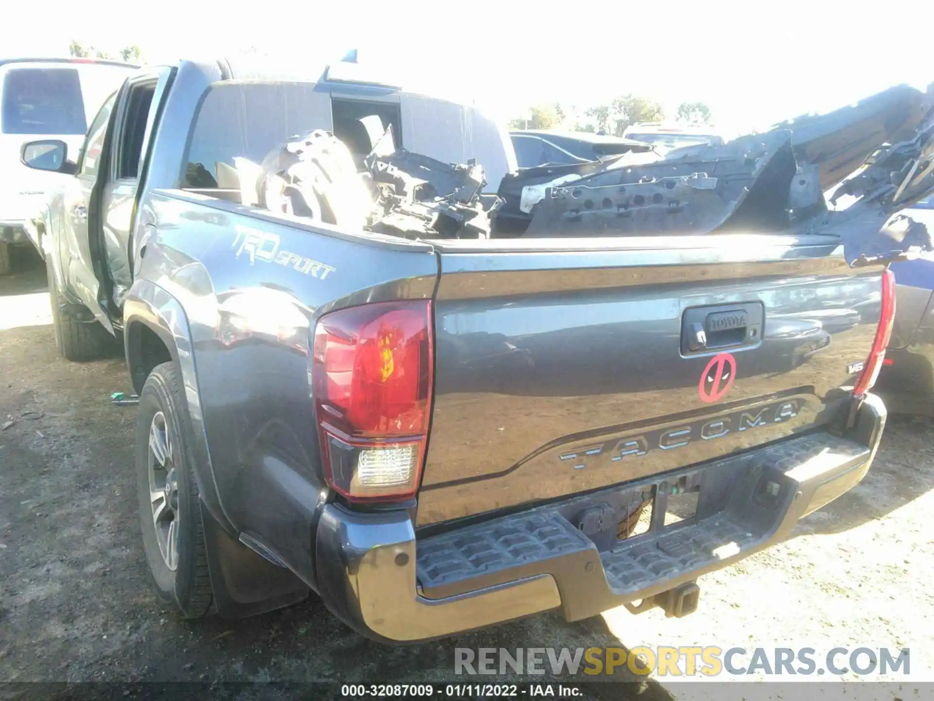 3 Photograph of a damaged car 3TMAZ5CN6KM098840 TOYOTA TACOMA 2WD 2019