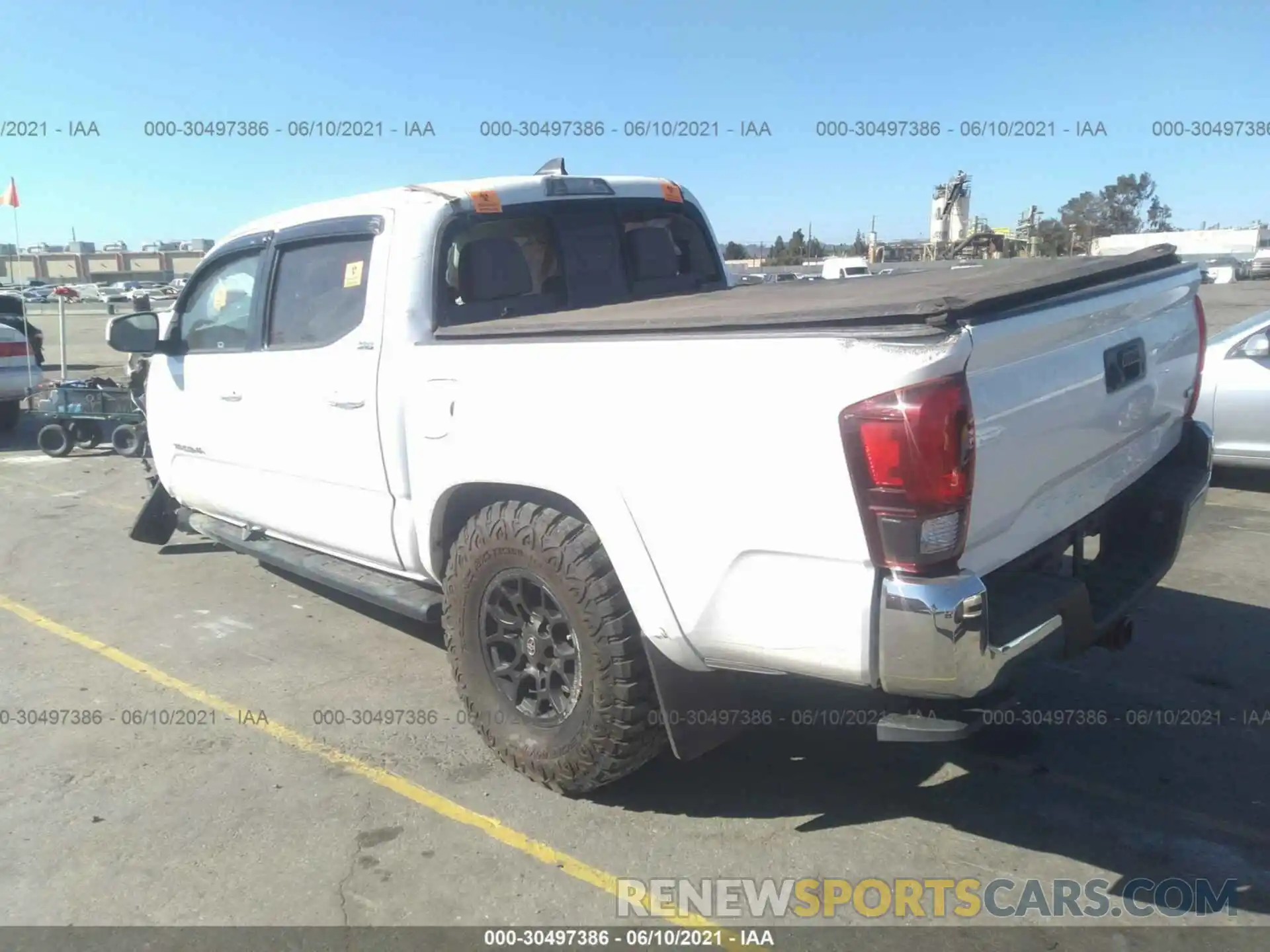 3 Photograph of a damaged car 3TMAZ5CN6KM099180 TOYOTA TACOMA 2WD 2019