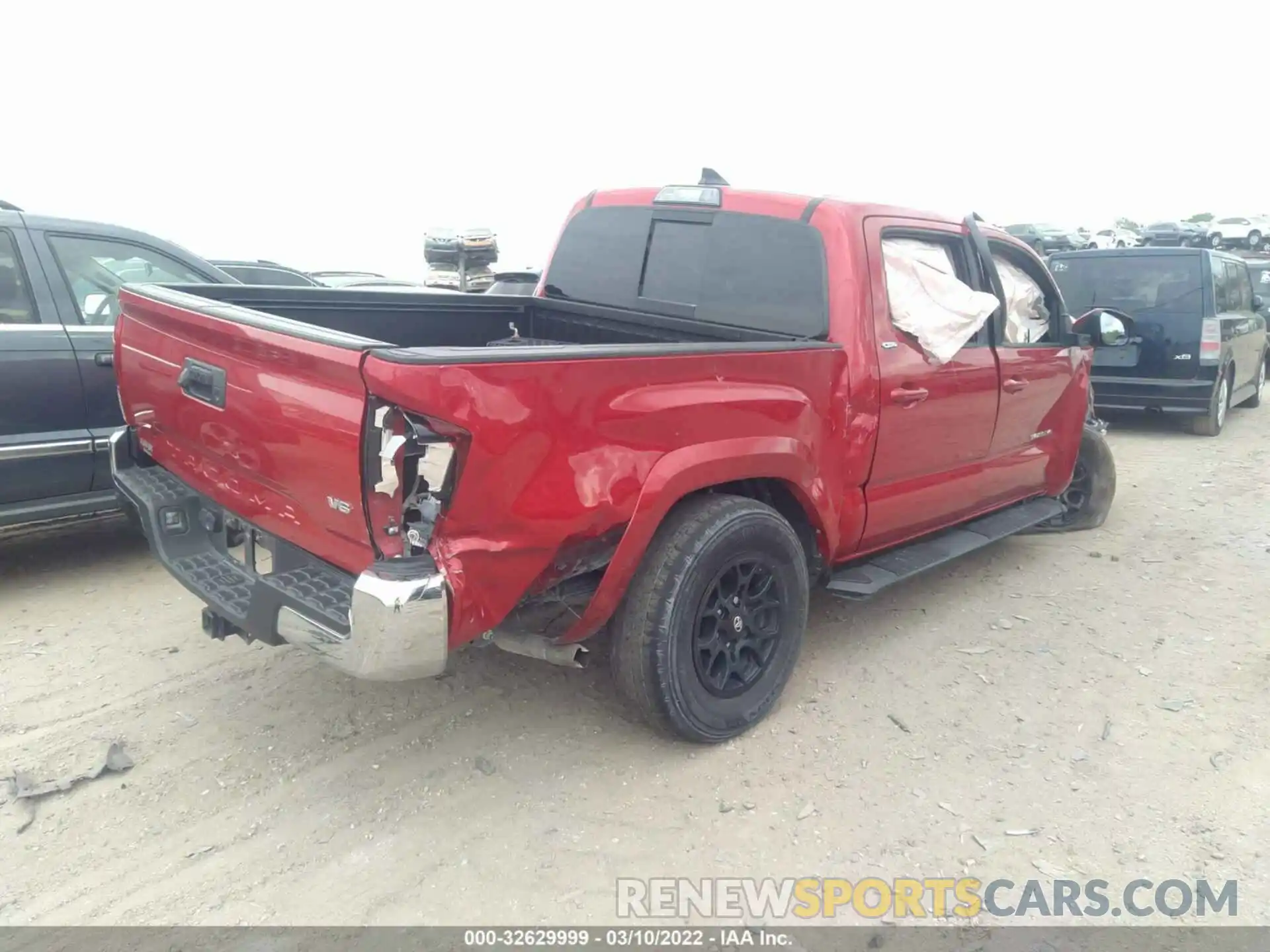 4 Photograph of a damaged car 3TMAZ5CN6KM099731 TOYOTA TACOMA 2WD 2019