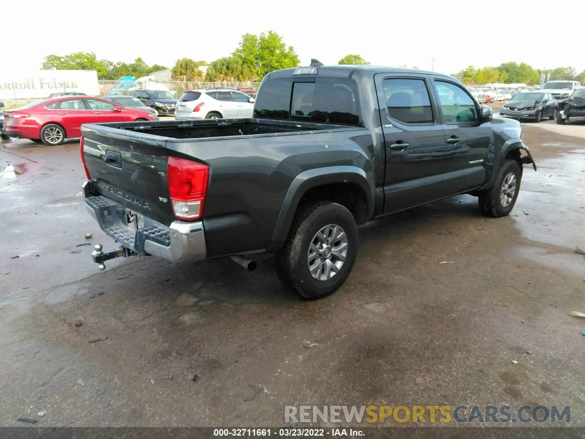 4 Photograph of a damaged car 3TMAZ5CN6KM105513 TOYOTA TACOMA 2WD 2019