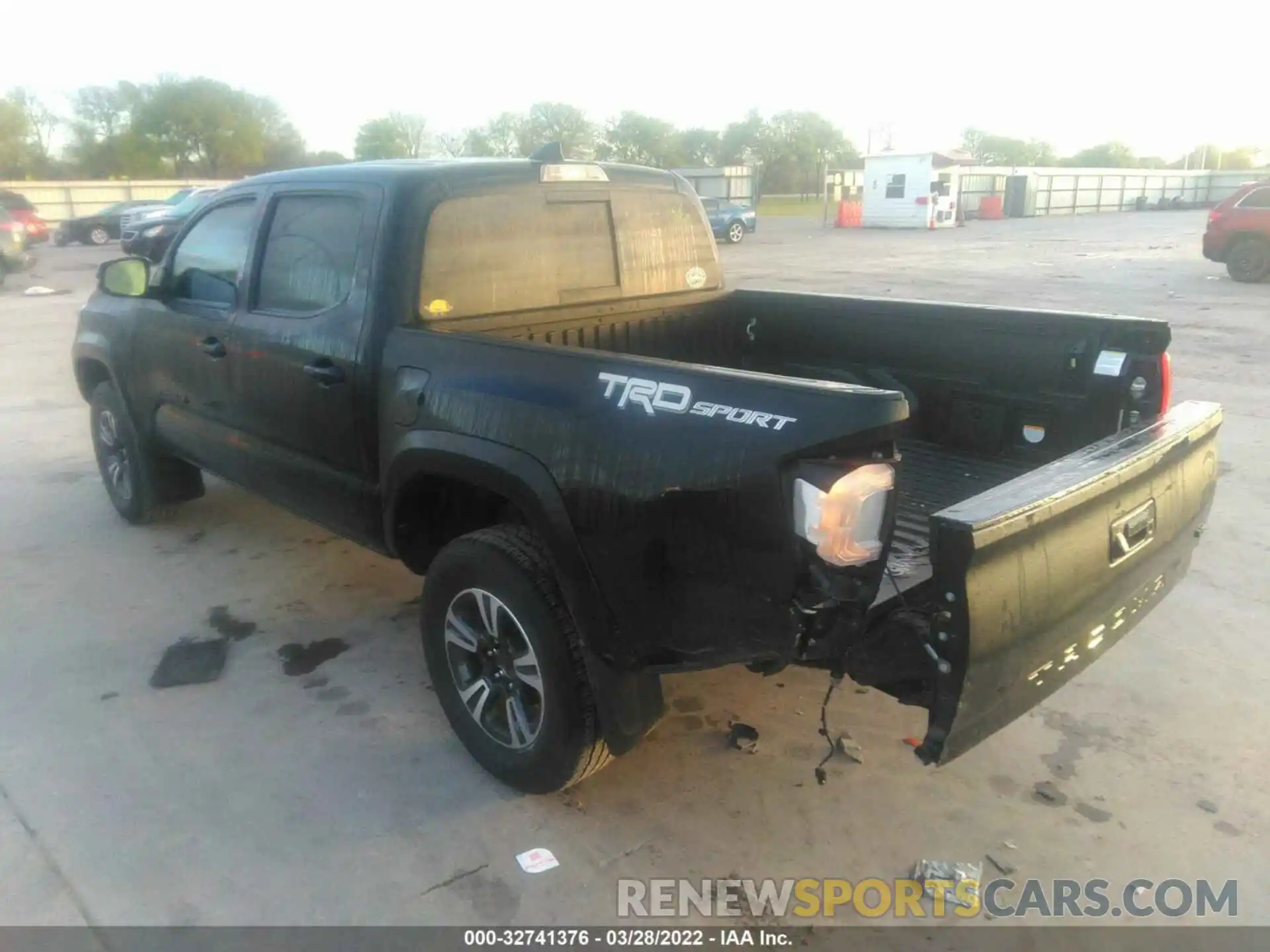 3 Photograph of a damaged car 3TMAZ5CN6KM107293 TOYOTA TACOMA 2WD 2019