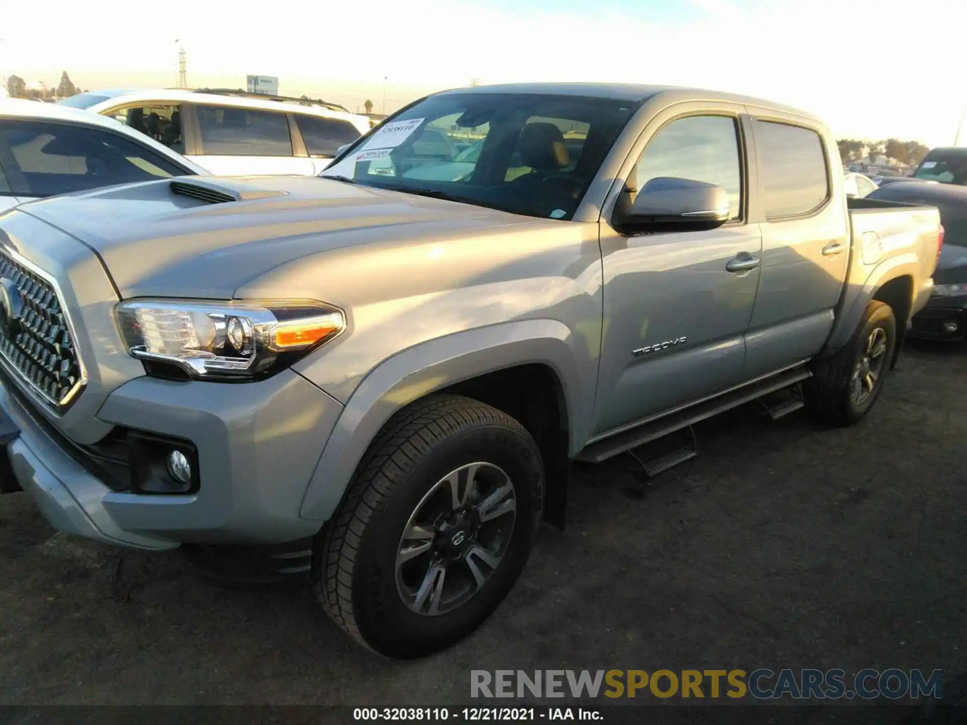 2 Photograph of a damaged car 3TMAZ5CN6KM107469 TOYOTA TACOMA 2WD 2019