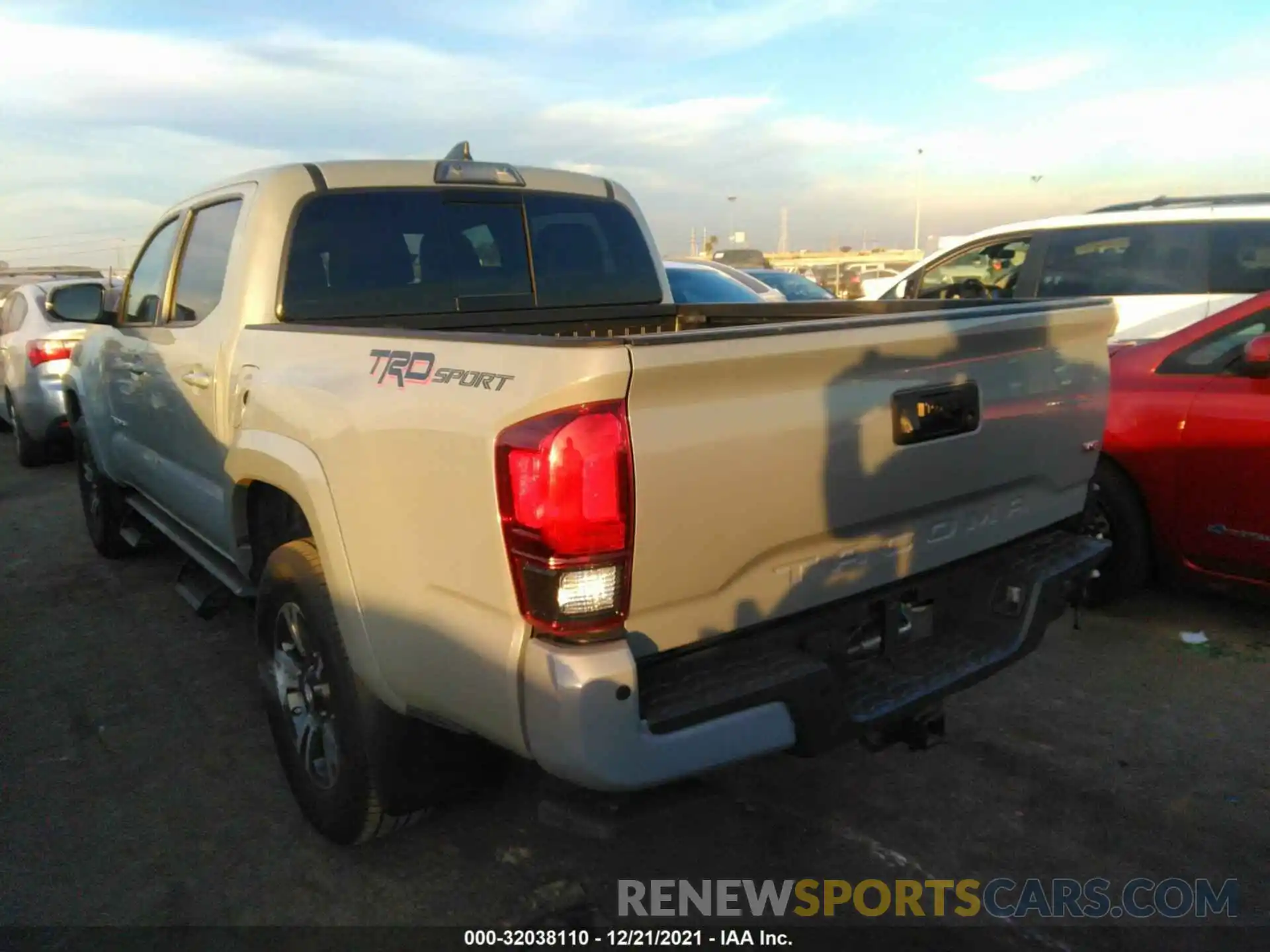 3 Photograph of a damaged car 3TMAZ5CN6KM107469 TOYOTA TACOMA 2WD 2019