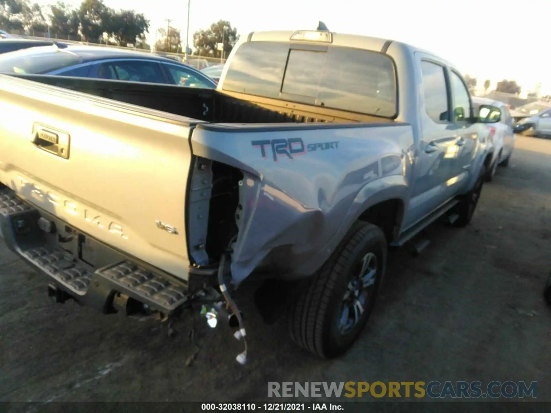 4 Photograph of a damaged car 3TMAZ5CN6KM107469 TOYOTA TACOMA 2WD 2019