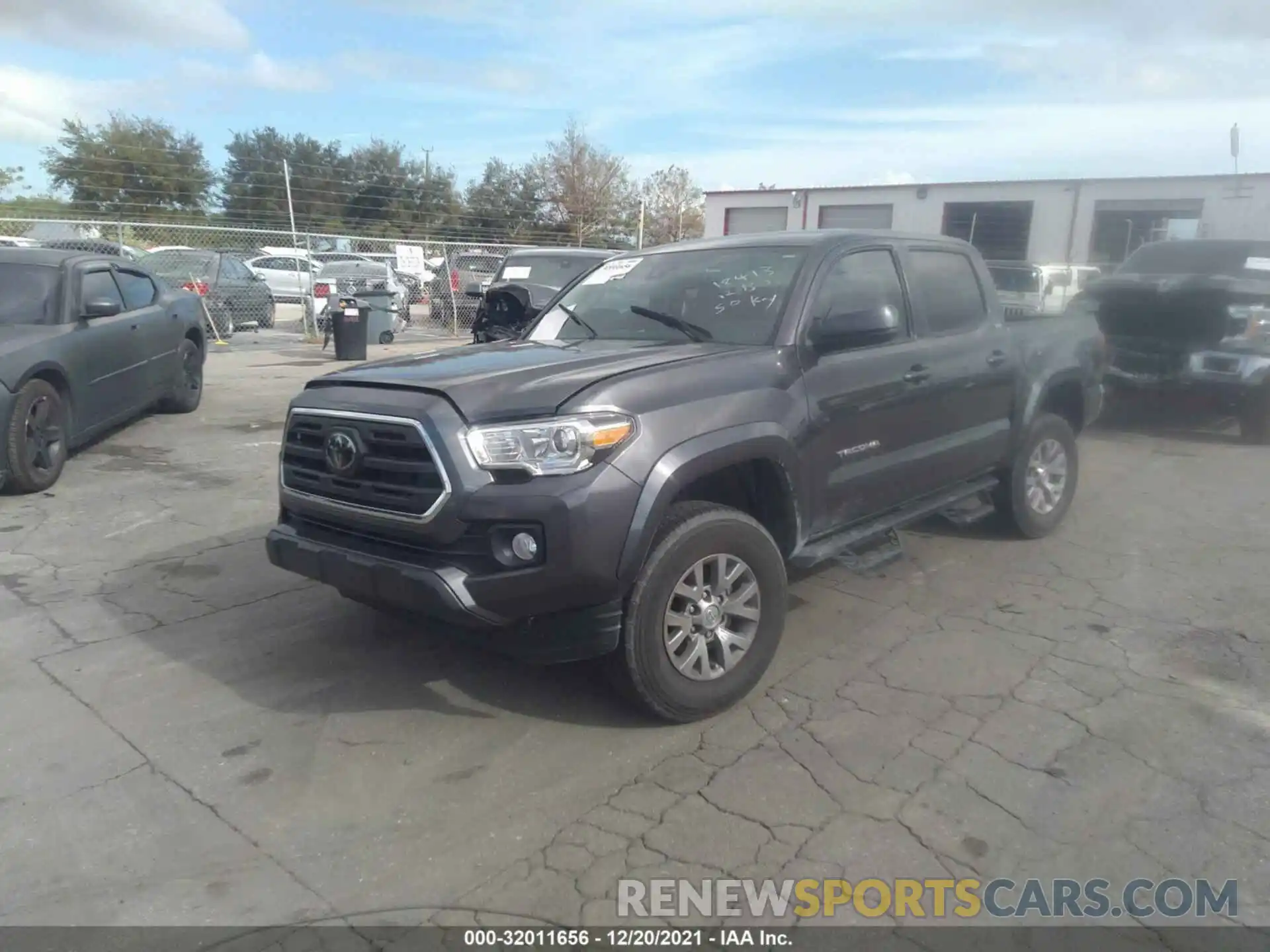 2 Photograph of a damaged car 3TMAZ5CN6KM111084 TOYOTA TACOMA 2WD 2019