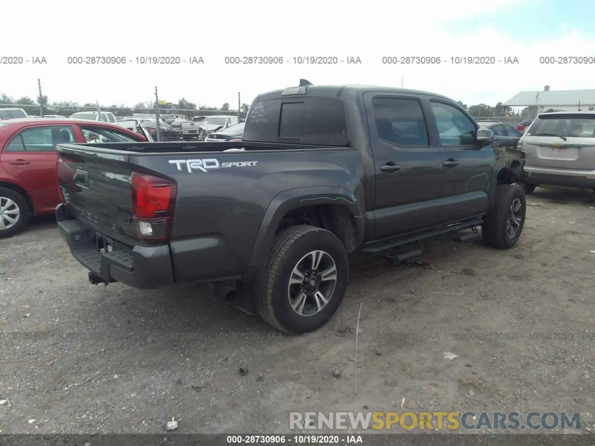 4 Photograph of a damaged car 3TMAZ5CN7KM085756 TOYOTA TACOMA 2WD 2019