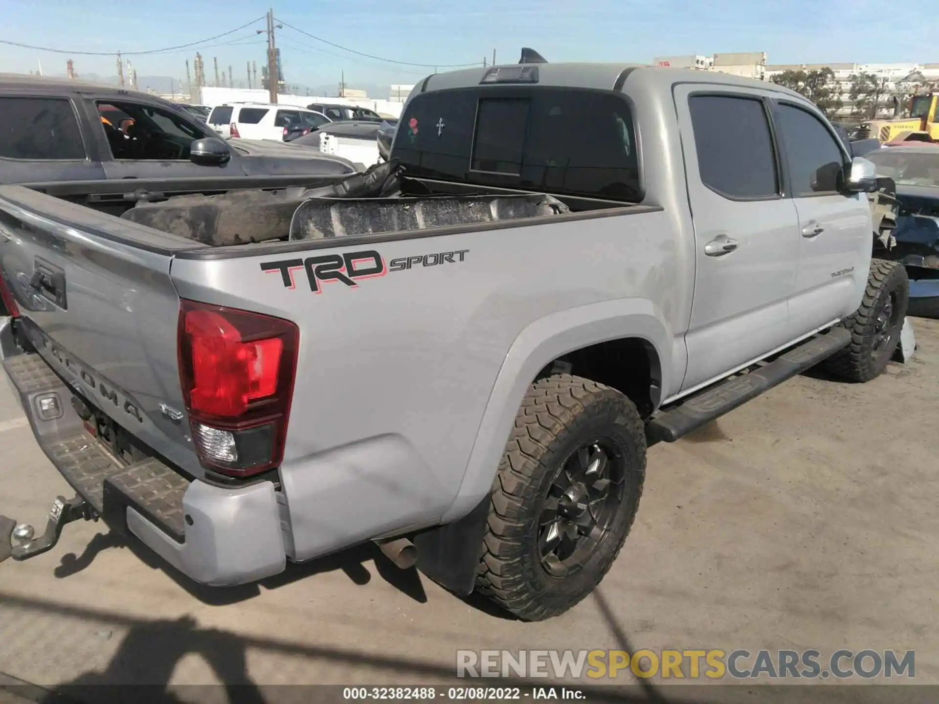 4 Photograph of a damaged car 3TMAZ5CN7KM090746 TOYOTA TACOMA 2WD 2019