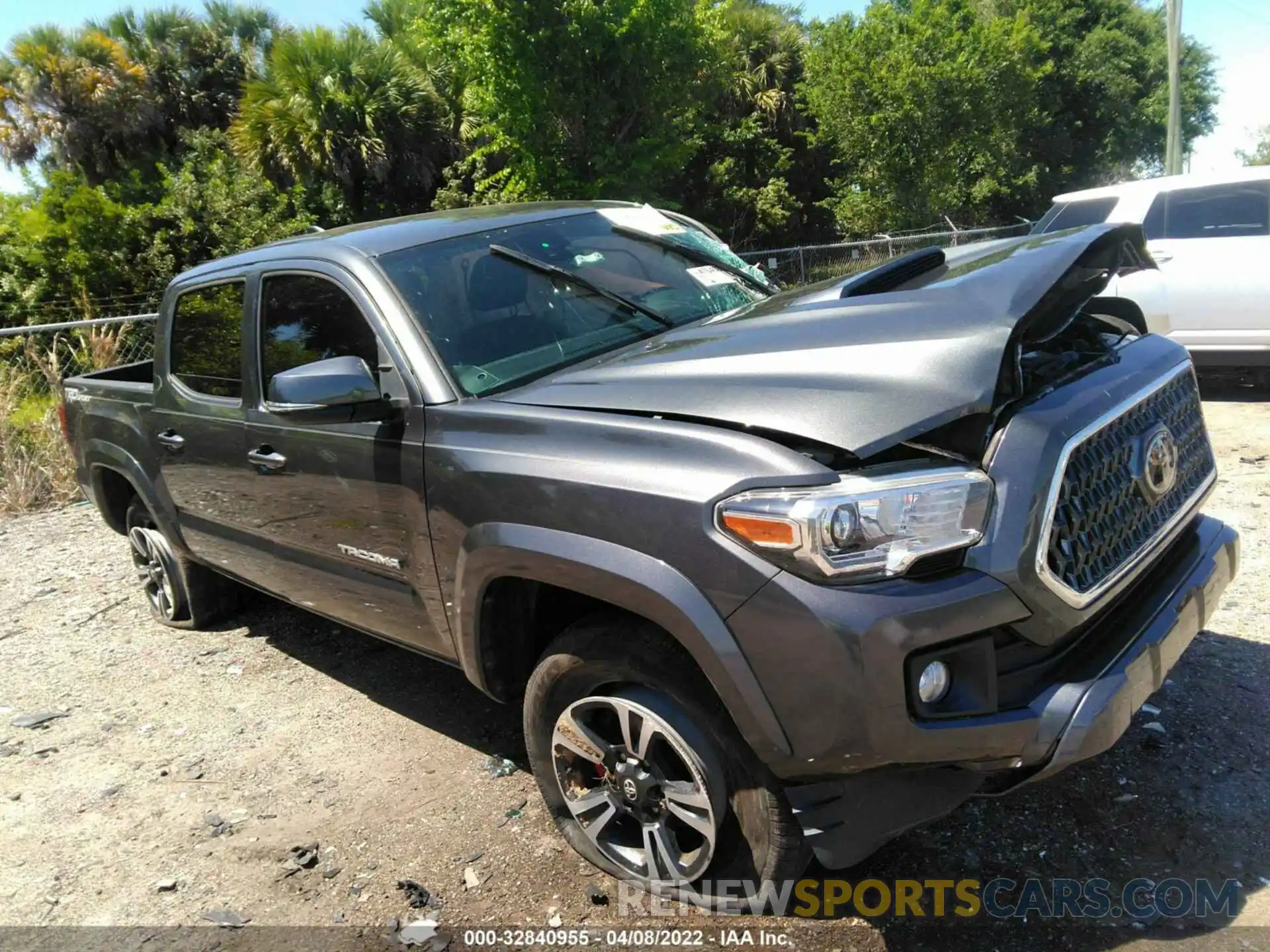 1 Photograph of a damaged car 3TMAZ5CN7KM096241 TOYOTA TACOMA 2WD 2019