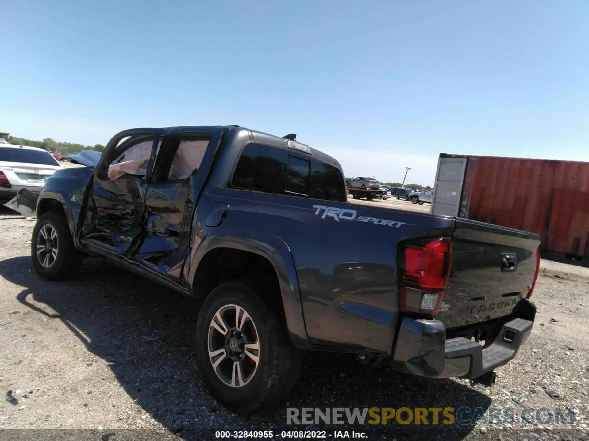 3 Photograph of a damaged car 3TMAZ5CN7KM096241 TOYOTA TACOMA 2WD 2019