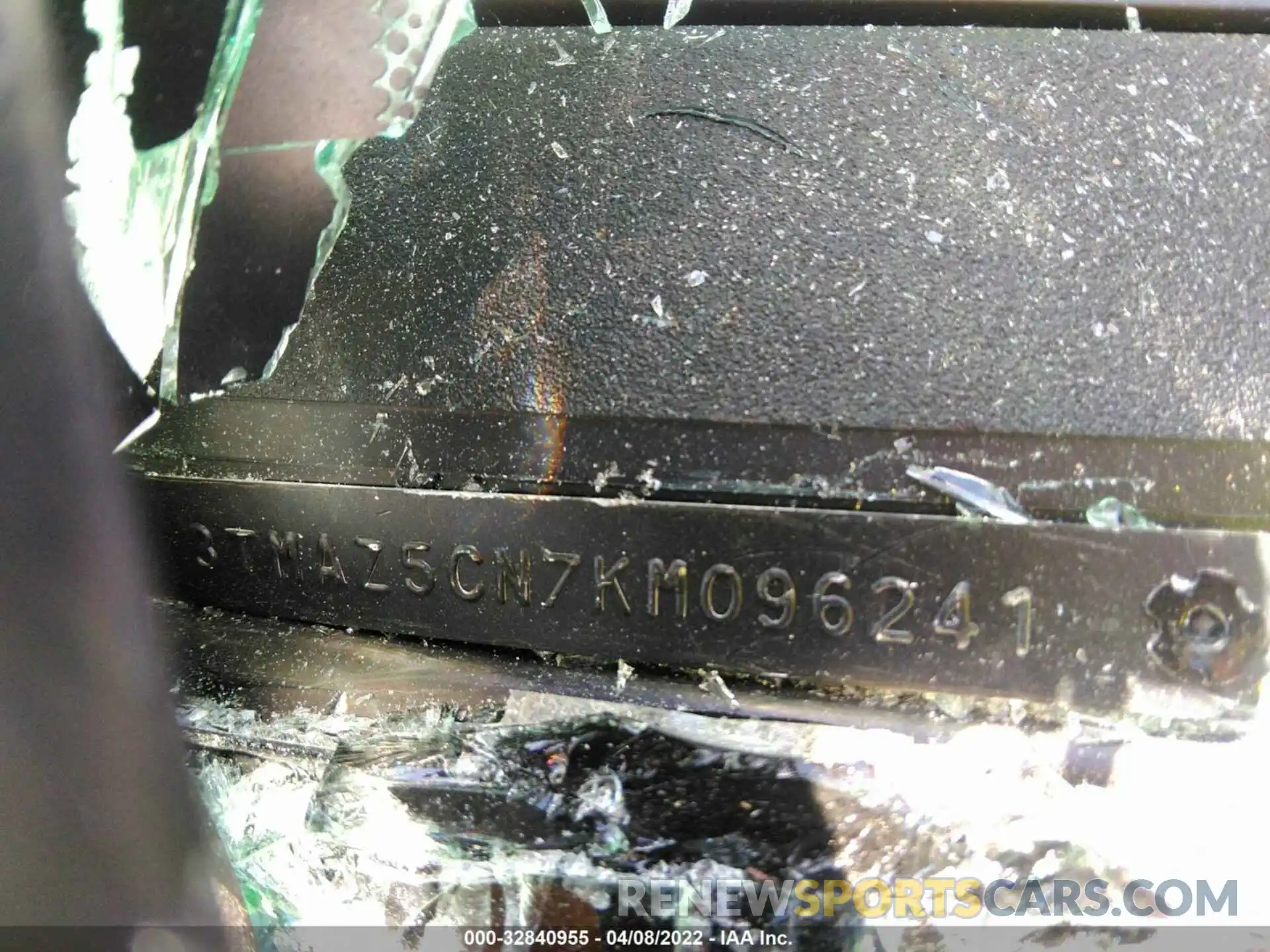 9 Photograph of a damaged car 3TMAZ5CN7KM096241 TOYOTA TACOMA 2WD 2019