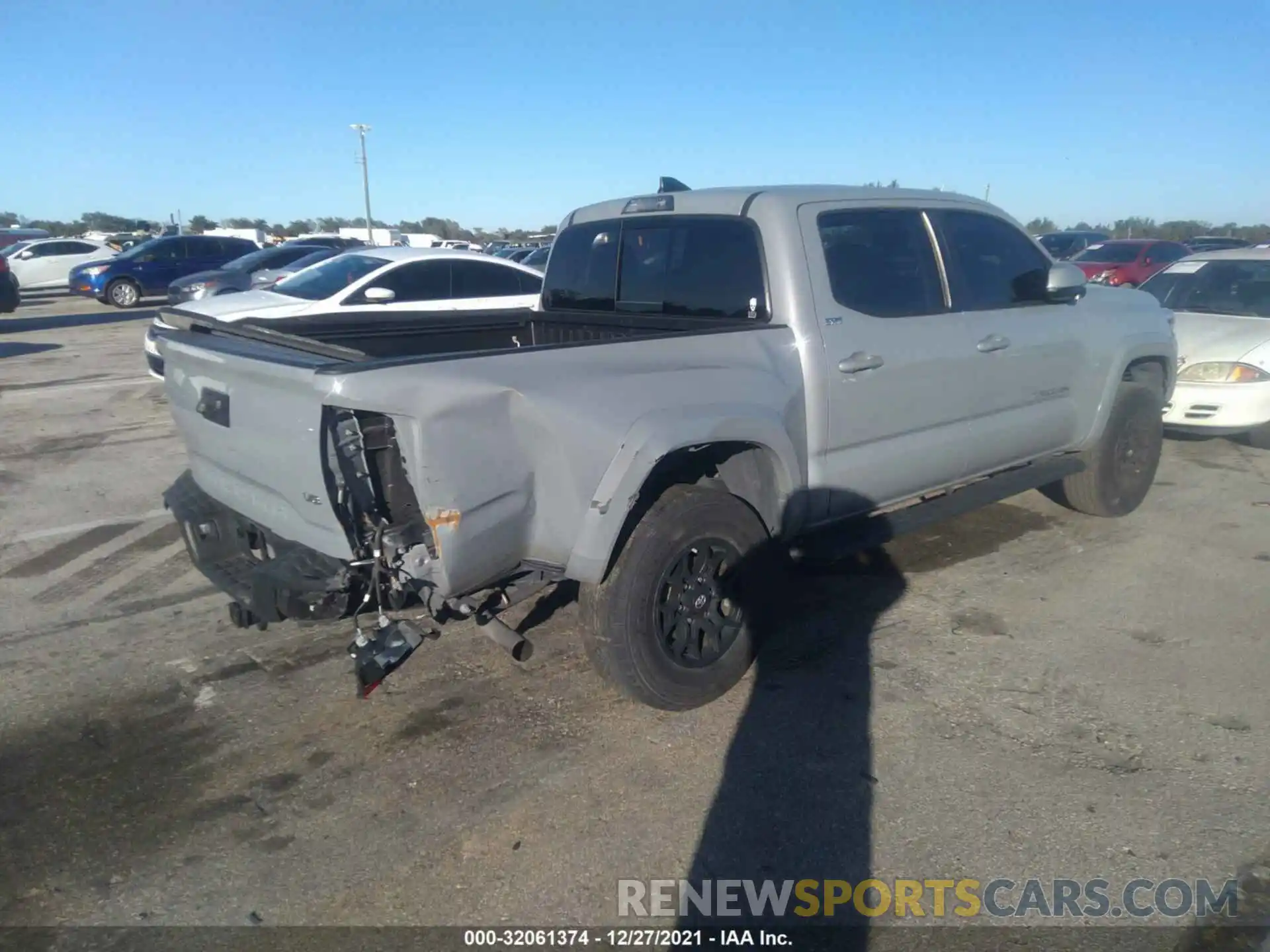 4 Фотография поврежденного автомобиля 3TMAZ5CN7KM099852 TOYOTA TACOMA 2WD 2019