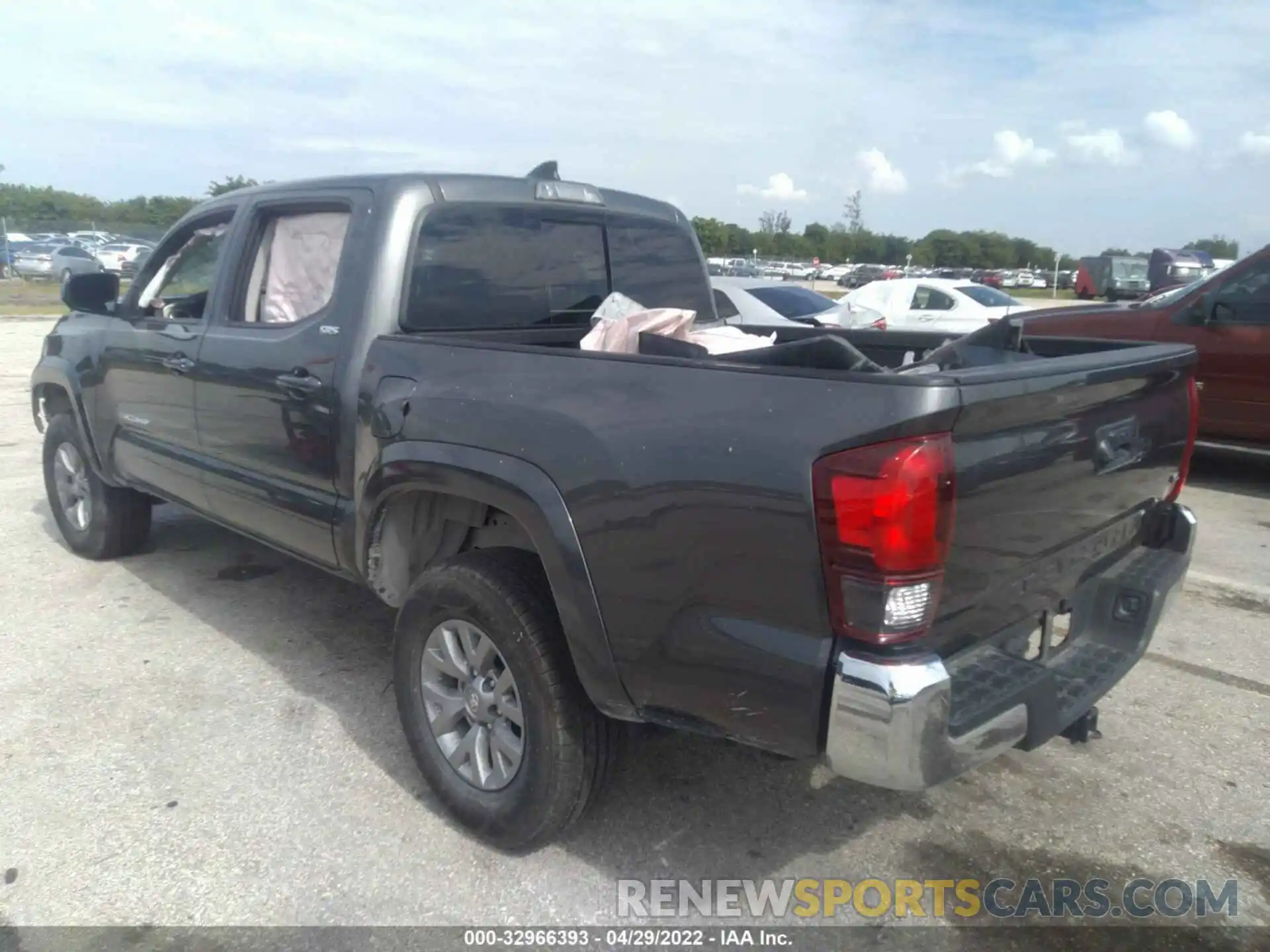 3 Photograph of a damaged car 3TMAZ5CN7KM101518 TOYOTA TACOMA 2WD 2019