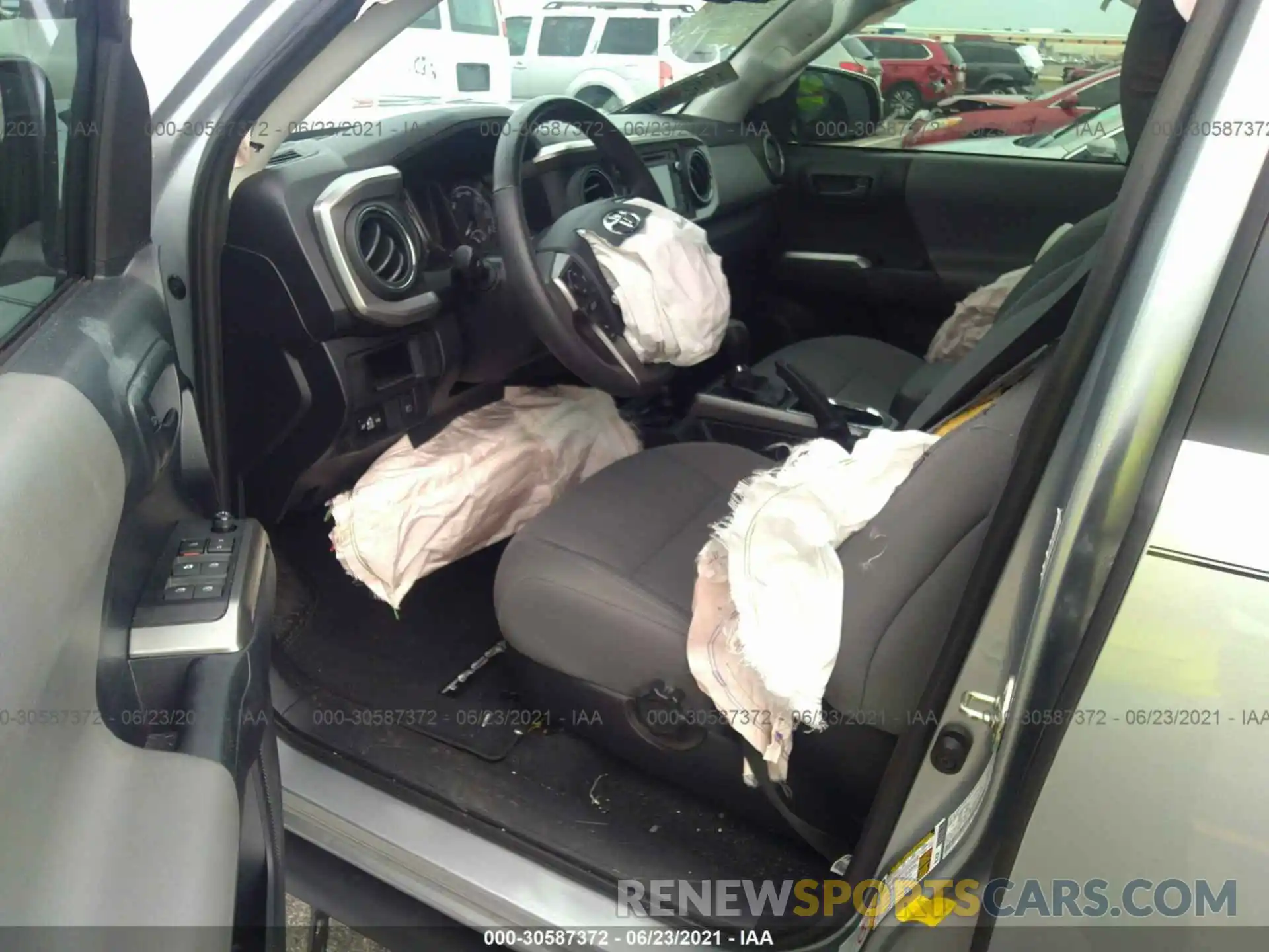 5 Photograph of a damaged car 3TMAZ5CN7KM102393 TOYOTA TACOMA 2WD 2019