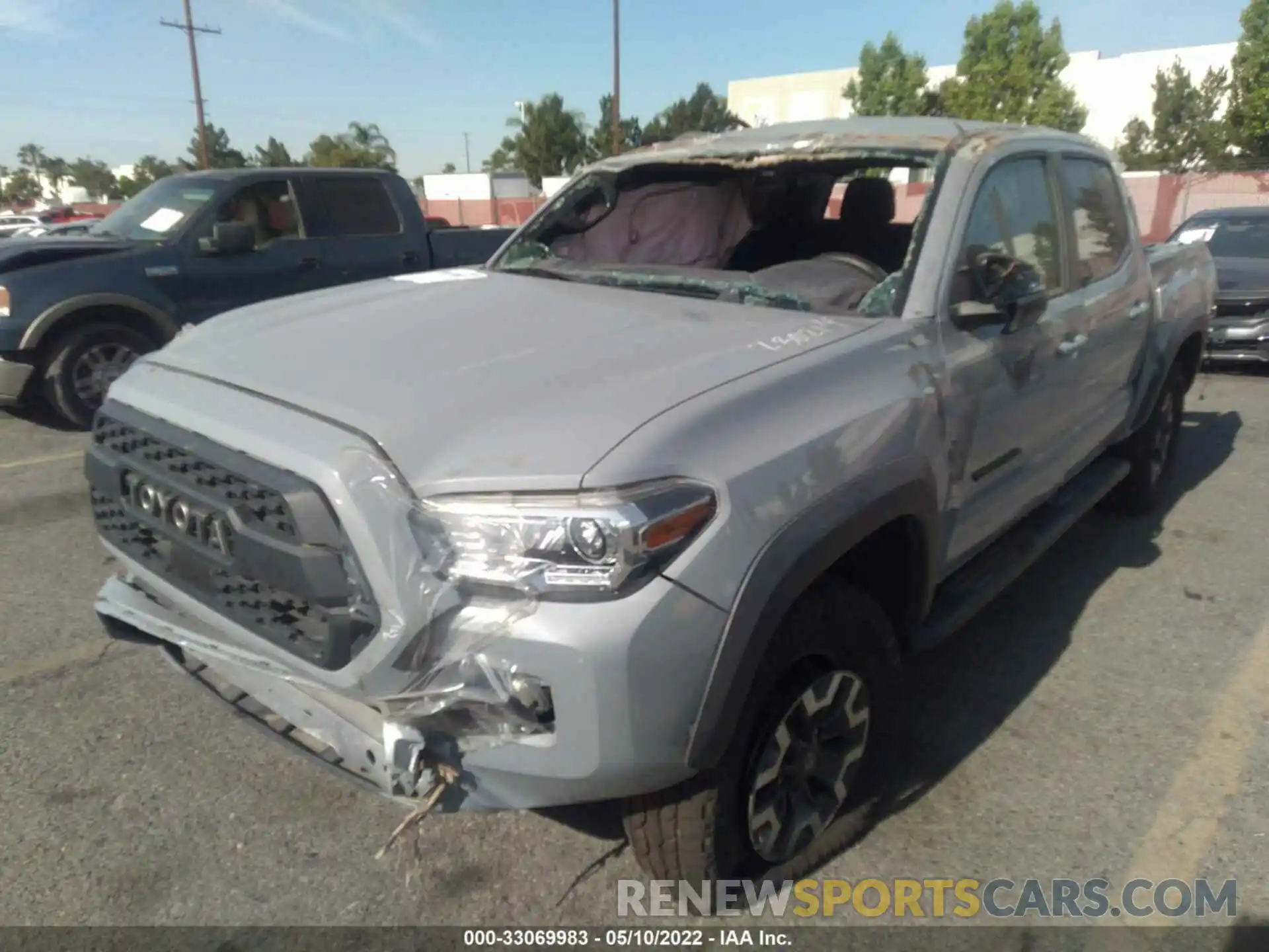 2 Фотография поврежденного автомобиля 3TMAZ5CN7KM108100 TOYOTA TACOMA 2WD 2019