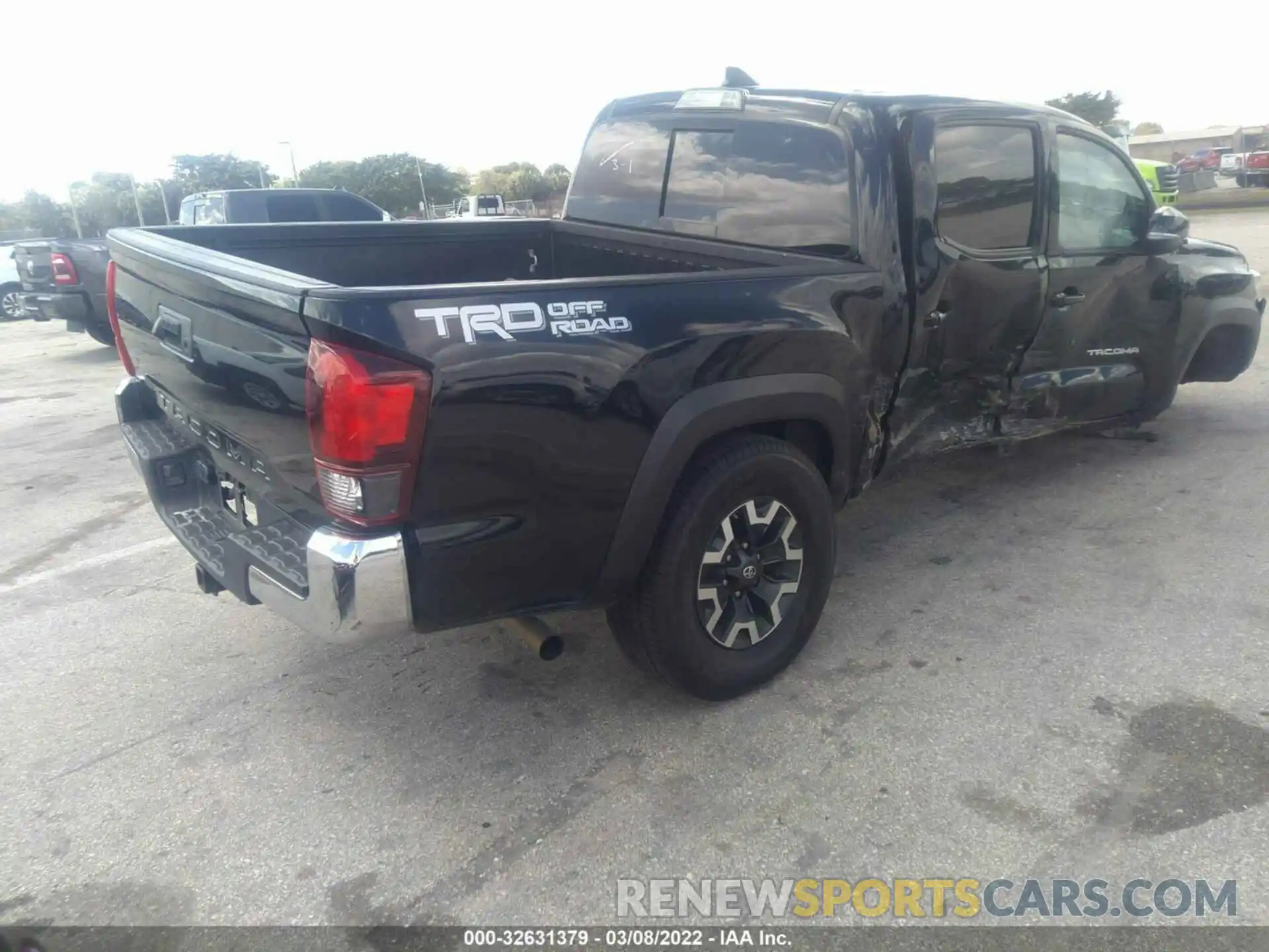 4 Photograph of a damaged car 3TMAZ5CN7KM108260 TOYOTA TACOMA 2WD 2019