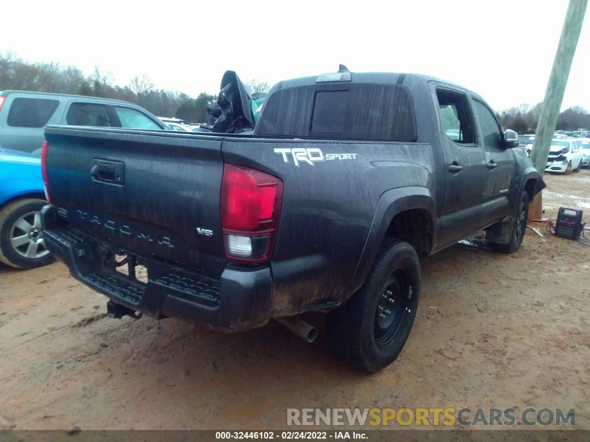 4 Photograph of a damaged car 3TMAZ5CN7KM111935 TOYOTA TACOMA 2WD 2019