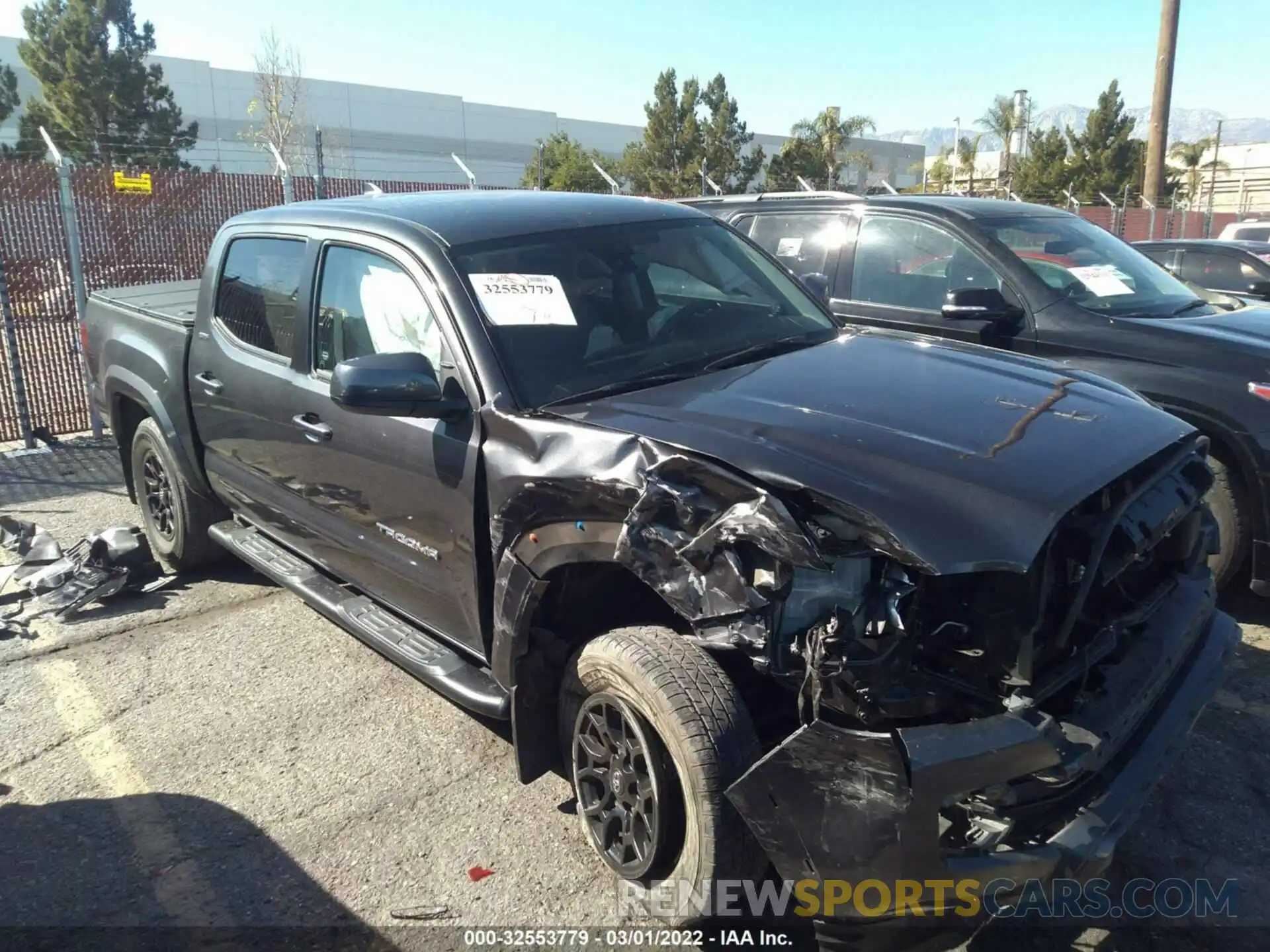 1 Photograph of a damaged car 3TMAZ5CN7KM114317 TOYOTA TACOMA 2WD 2019