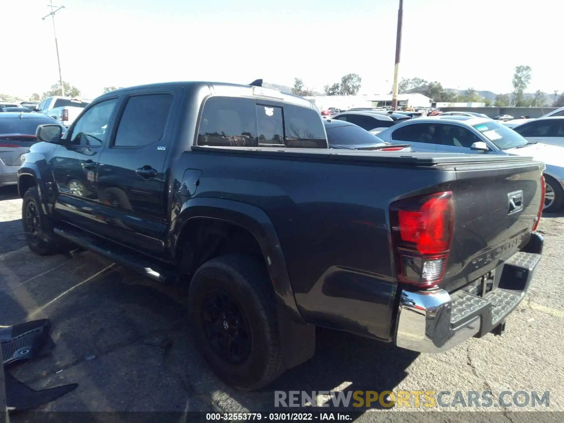 3 Photograph of a damaged car 3TMAZ5CN7KM114317 TOYOTA TACOMA 2WD 2019