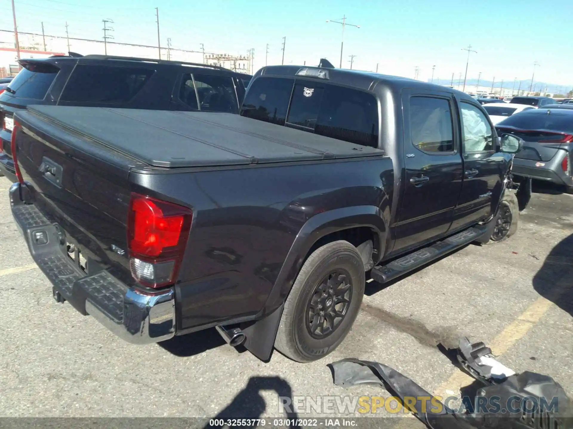 4 Photograph of a damaged car 3TMAZ5CN7KM114317 TOYOTA TACOMA 2WD 2019