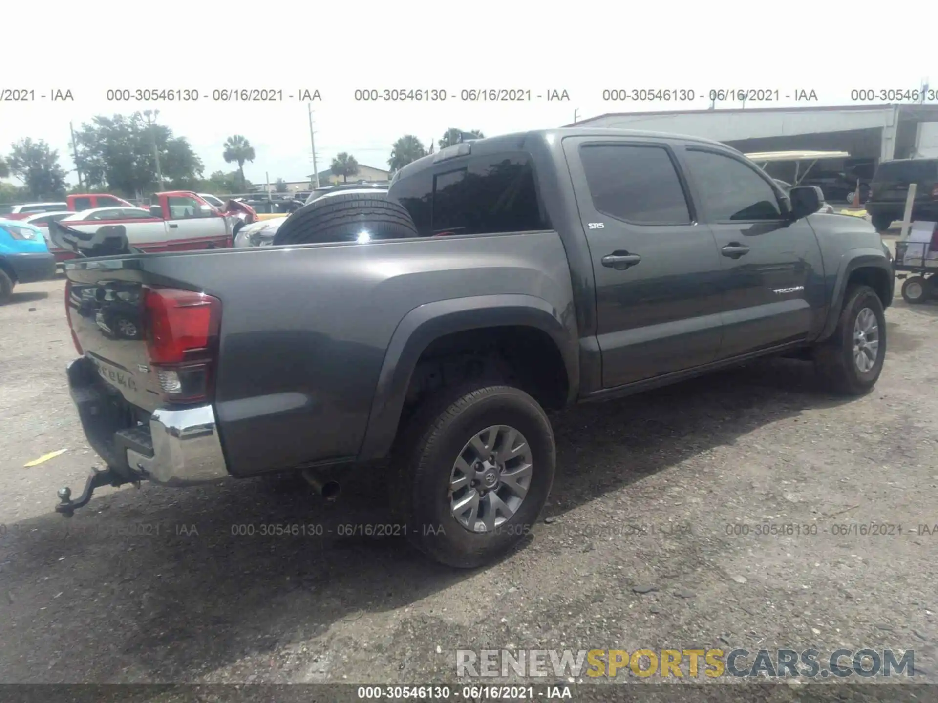 4 Photograph of a damaged car 3TMAZ5CN8KM100183 TOYOTA TACOMA 2WD 2019