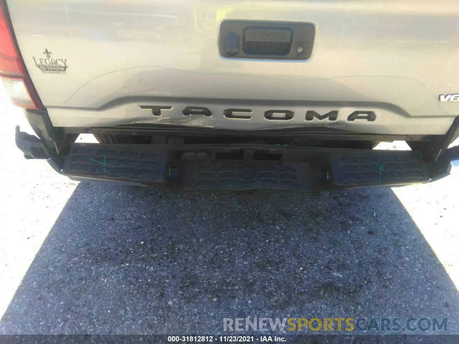 6 Photograph of a damaged car 3TMAZ5CN8KM101544 TOYOTA TACOMA 2WD 2019