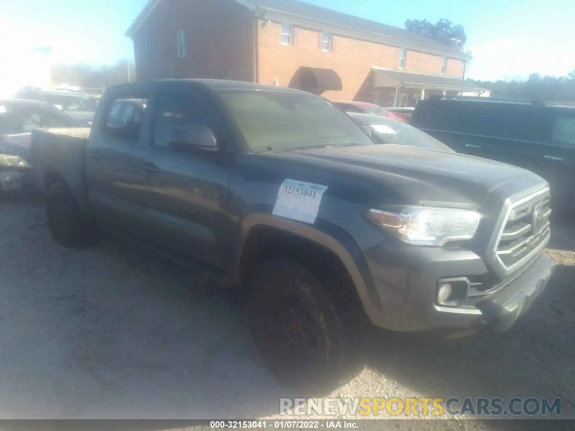 1 Photograph of a damaged car 3TMAZ5CN8KM104007 TOYOTA TACOMA 2WD 2019