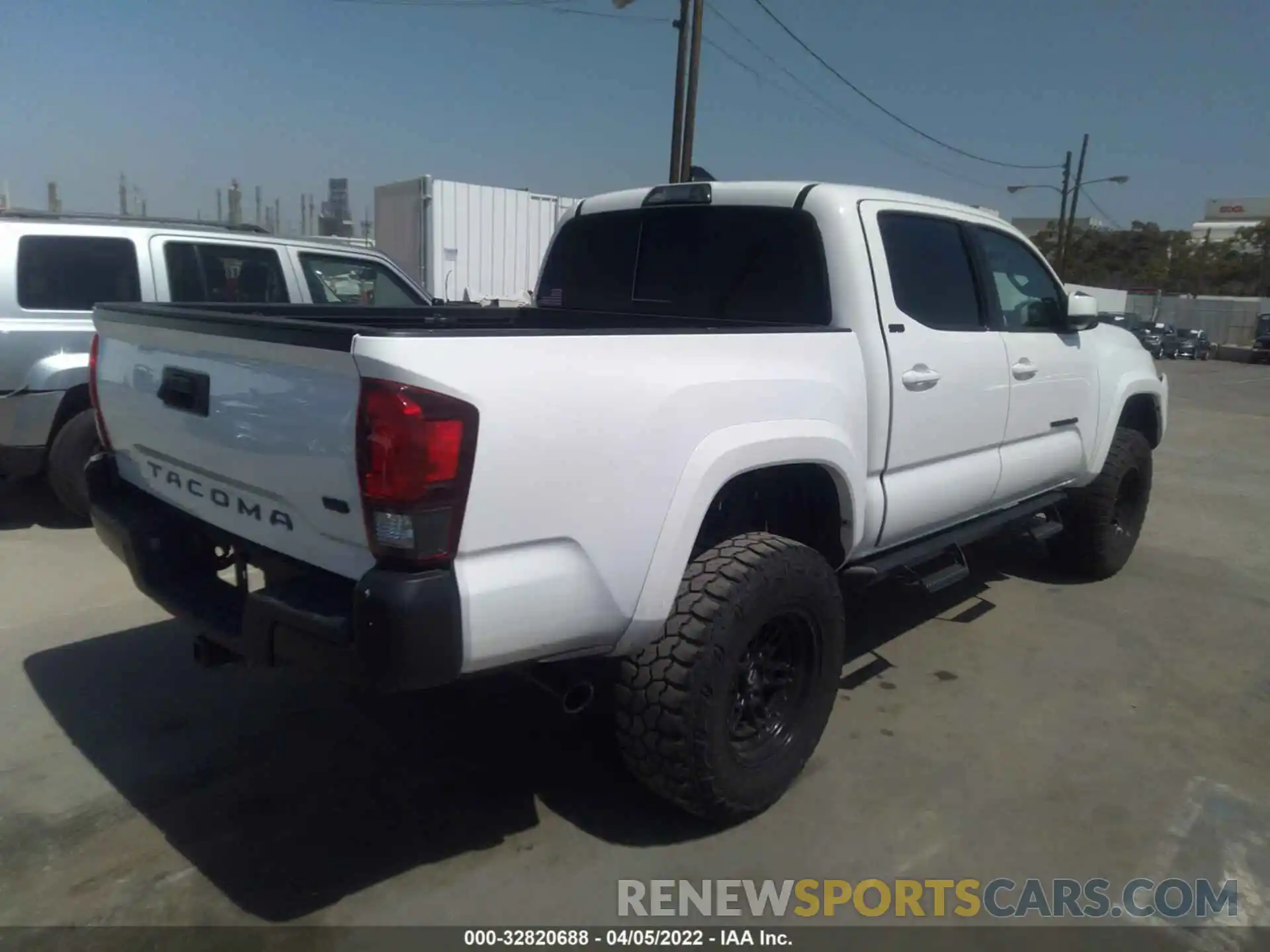 4 Фотография поврежденного автомобиля 3TMAZ5CN8KM106596 TOYOTA TACOMA 2WD 2019