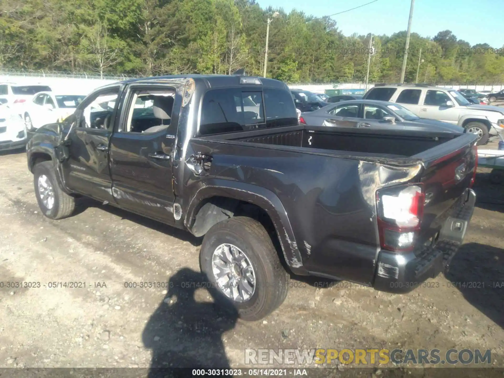 3 Photograph of a damaged car 3TMAZ5CN8KM109112 TOYOTA TACOMA 2WD 2019