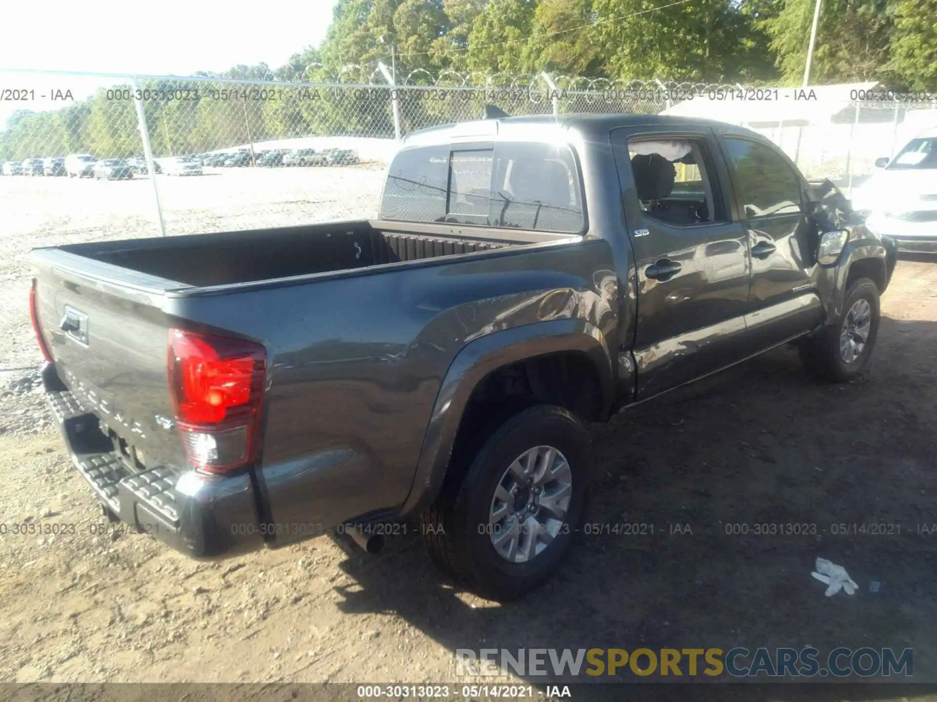 4 Photograph of a damaged car 3TMAZ5CN8KM109112 TOYOTA TACOMA 2WD 2019