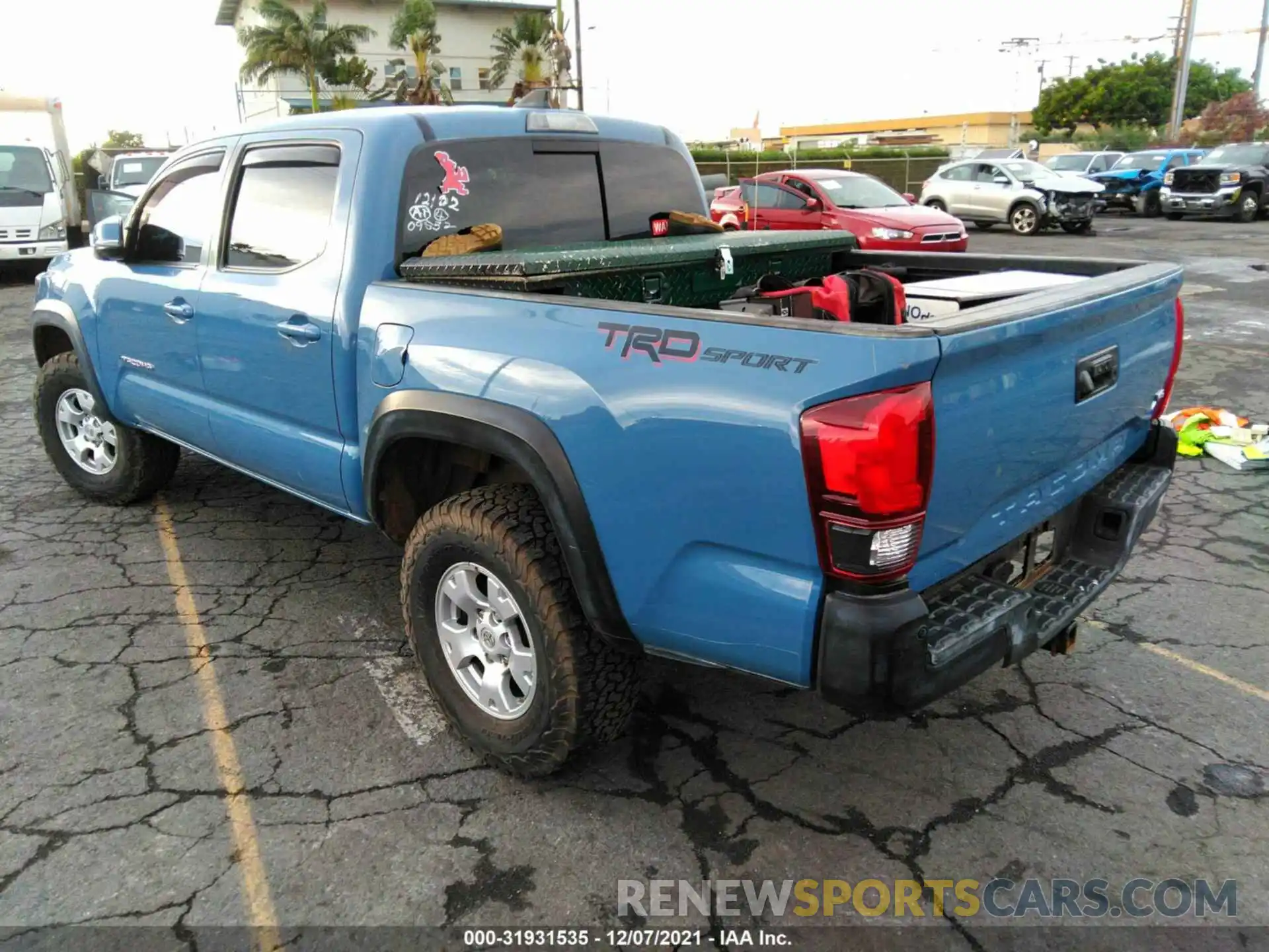 3 Photograph of a damaged car 3TMAZ5CN8KM109532 TOYOTA TACOMA 2WD 2019