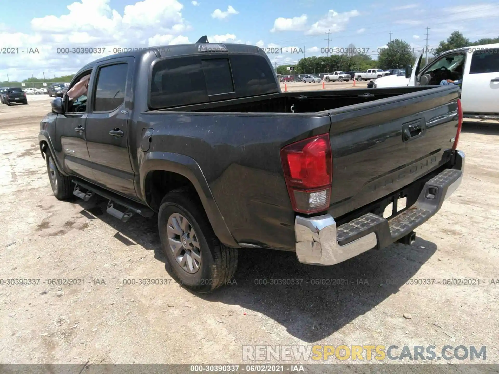 3 Photograph of a damaged car 3TMAZ5CN8KM112687 TOYOTA TACOMA 2WD 2019