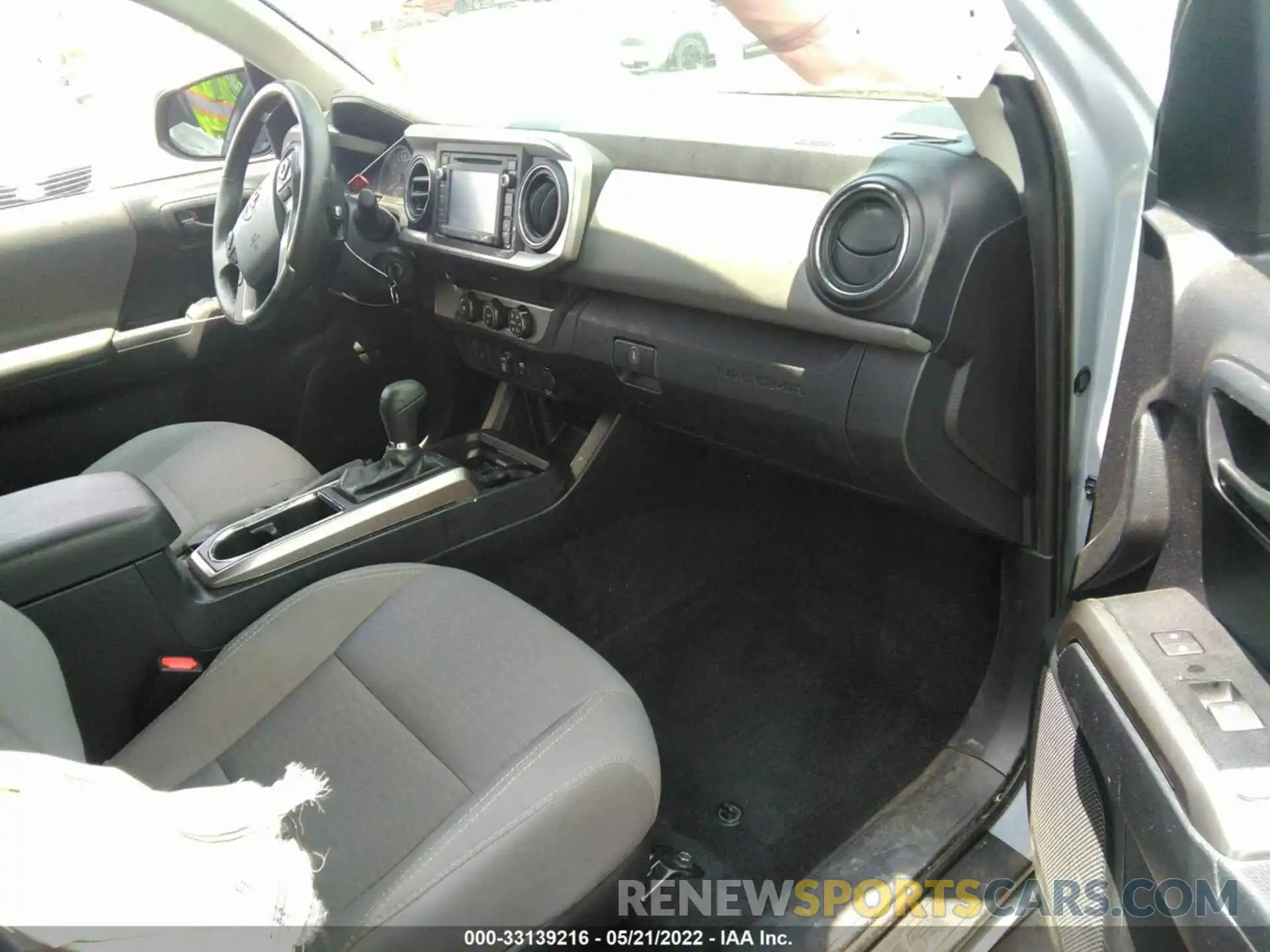 5 Photograph of a damaged car 3TMAZ5CN8KM113368 TOYOTA TACOMA 2WD 2019