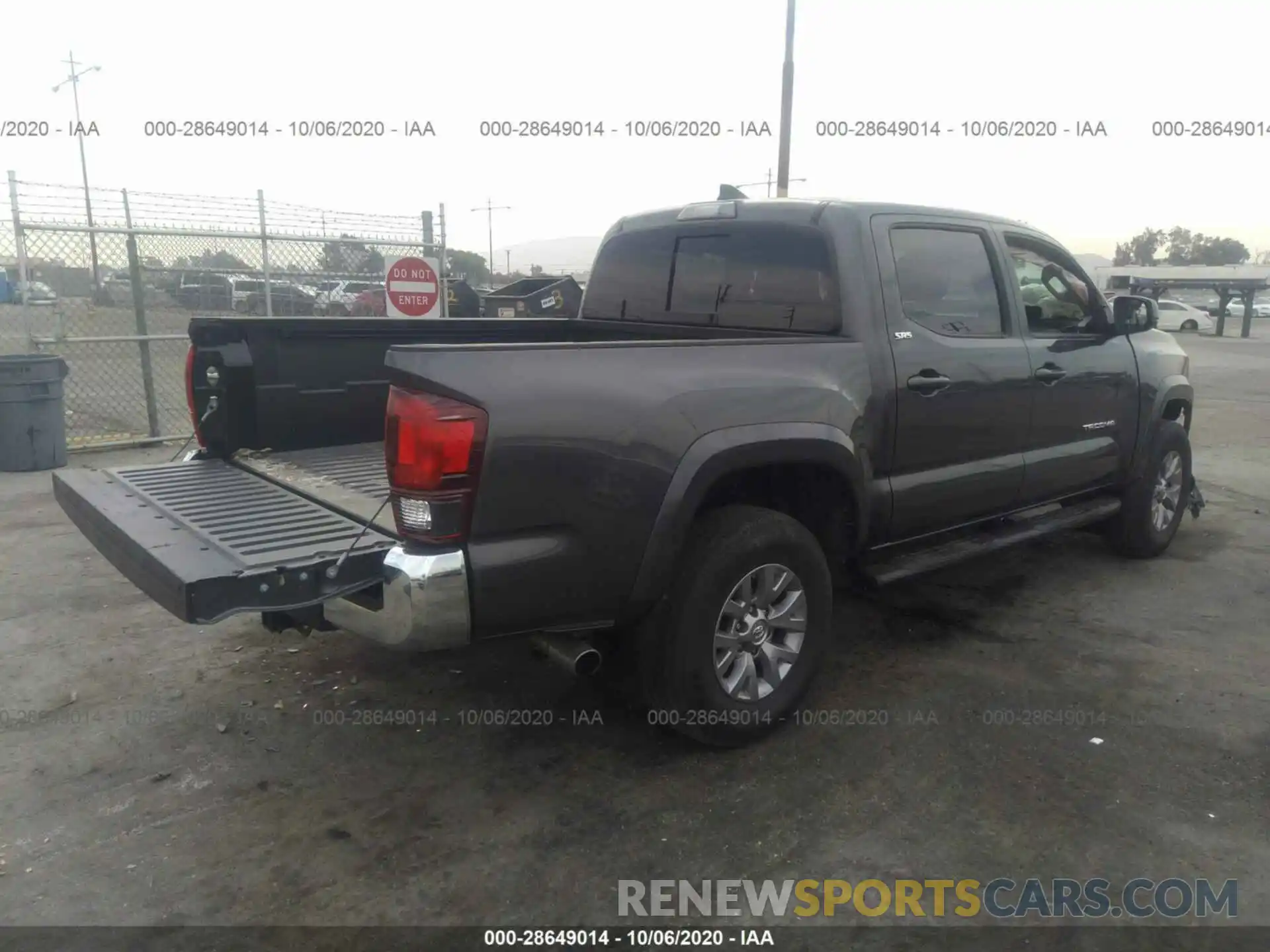 4 Photograph of a damaged car 3TMAZ5CN9KM107546 TOYOTA TACOMA 2WD 2019