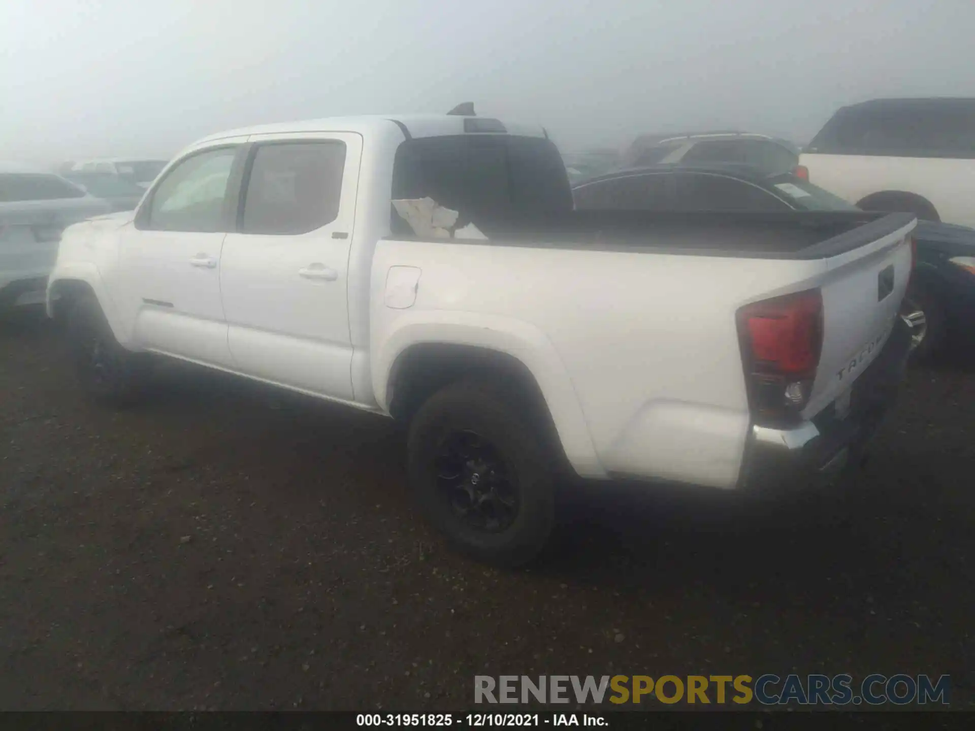 3 Photograph of a damaged car 3TMAZ5CN9KM109748 TOYOTA TACOMA 2WD 2019