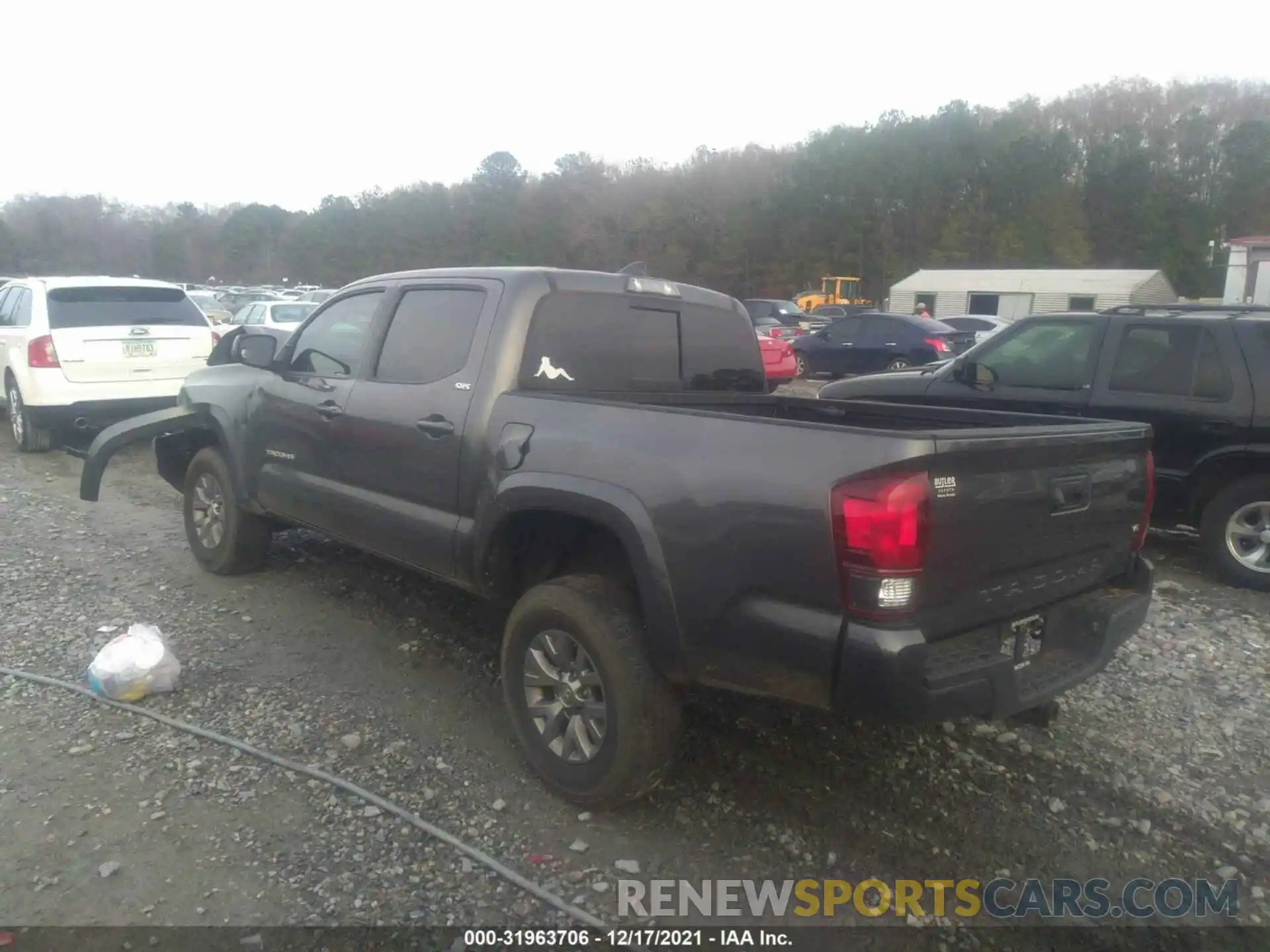 3 Photograph of a damaged car 3TMAZ5CNXKM093883 TOYOTA TACOMA 2WD 2019