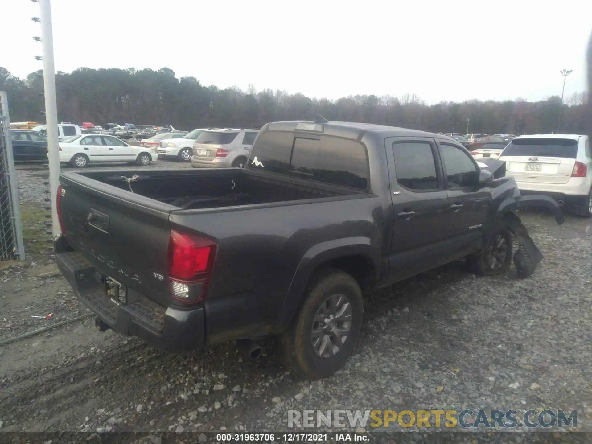 4 Фотография поврежденного автомобиля 3TMAZ5CNXKM093883 TOYOTA TACOMA 2WD 2019