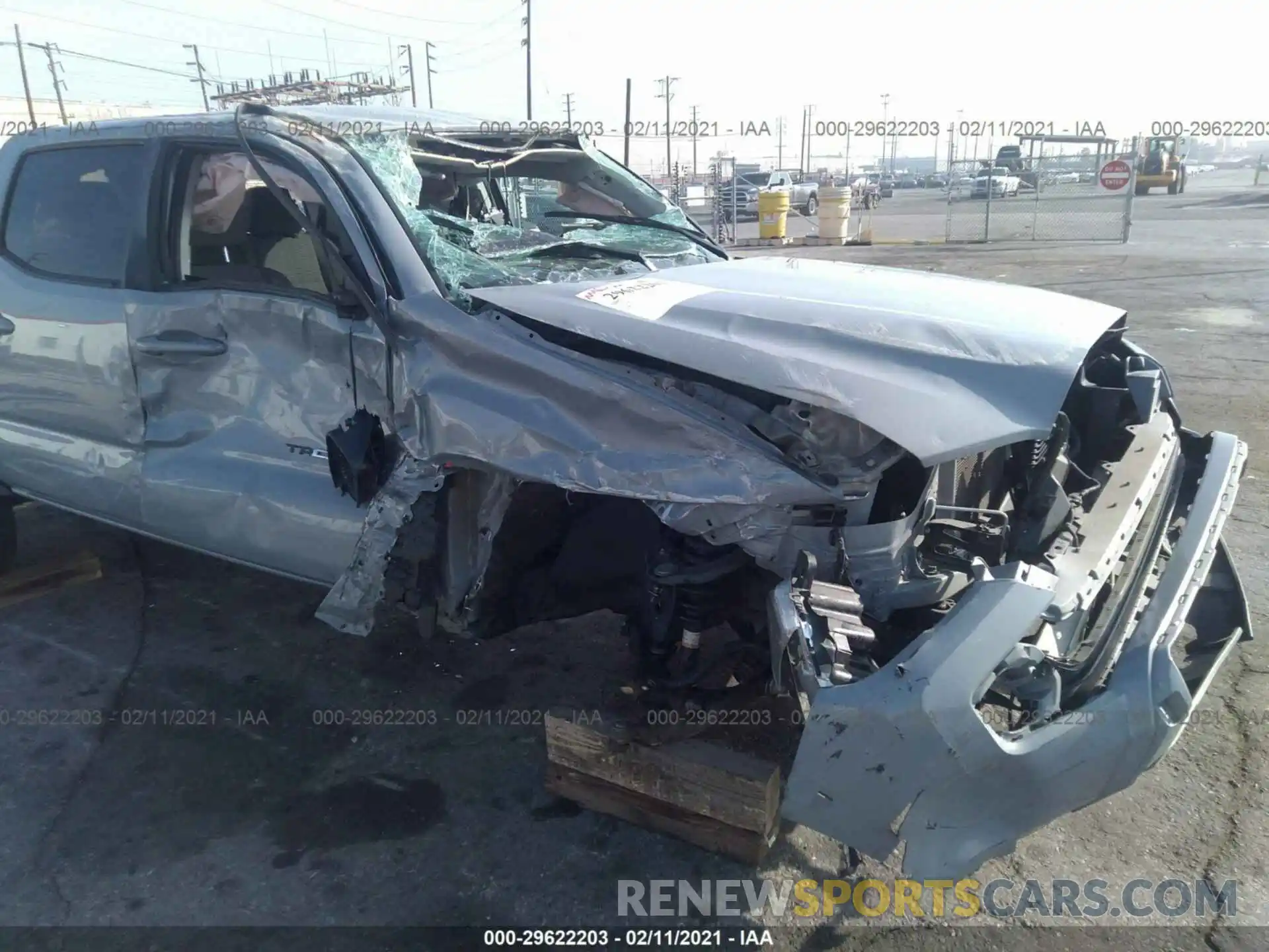 6 Фотография поврежденного автомобиля 3TMAZ5CNXKM093995 TOYOTA TACOMA 2WD 2019